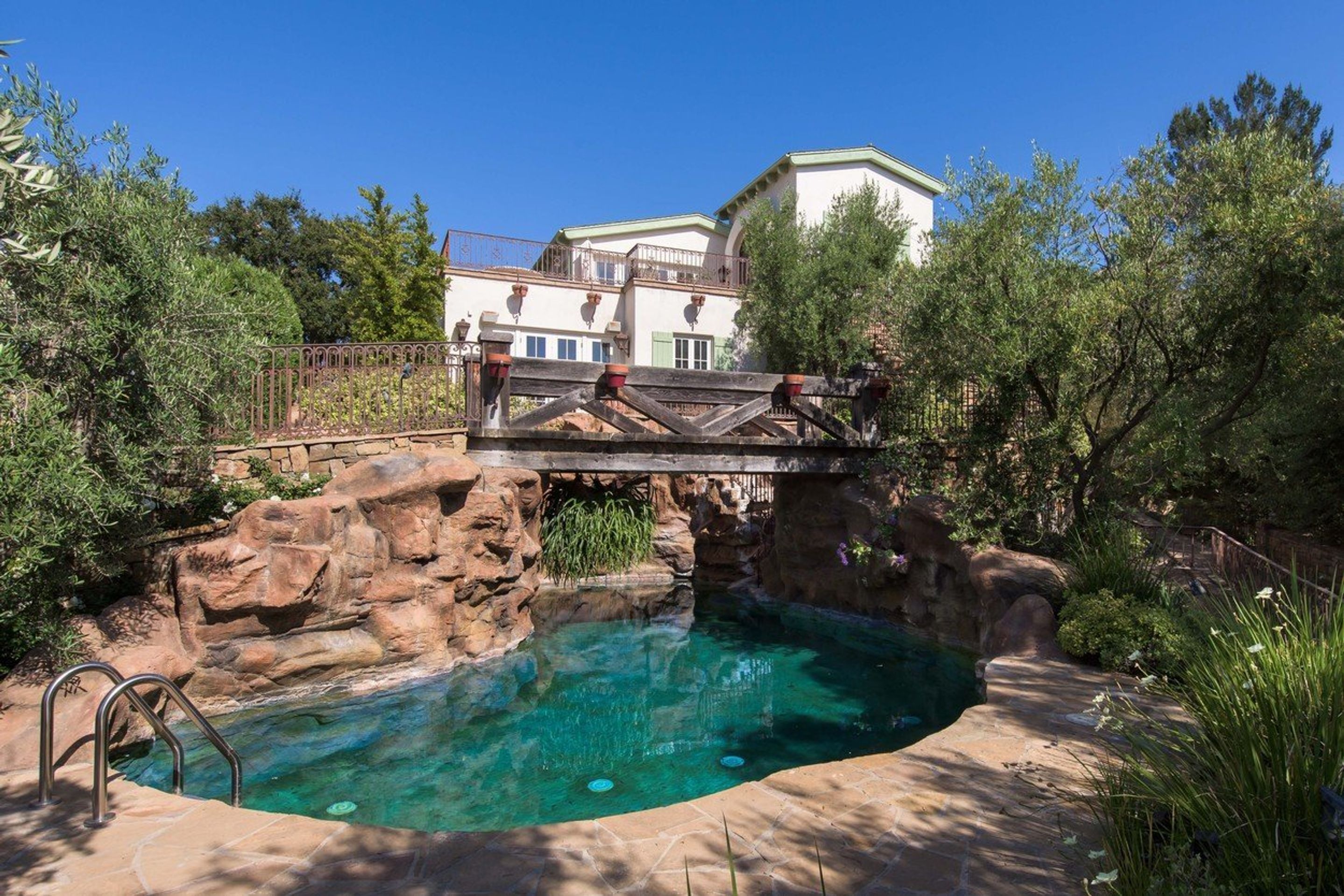 Eva Longoria prodává dům v Hollywood Hills - 3 - GALERIE: Eva Longoria prodává dům v Hollywood Hills (4/6)