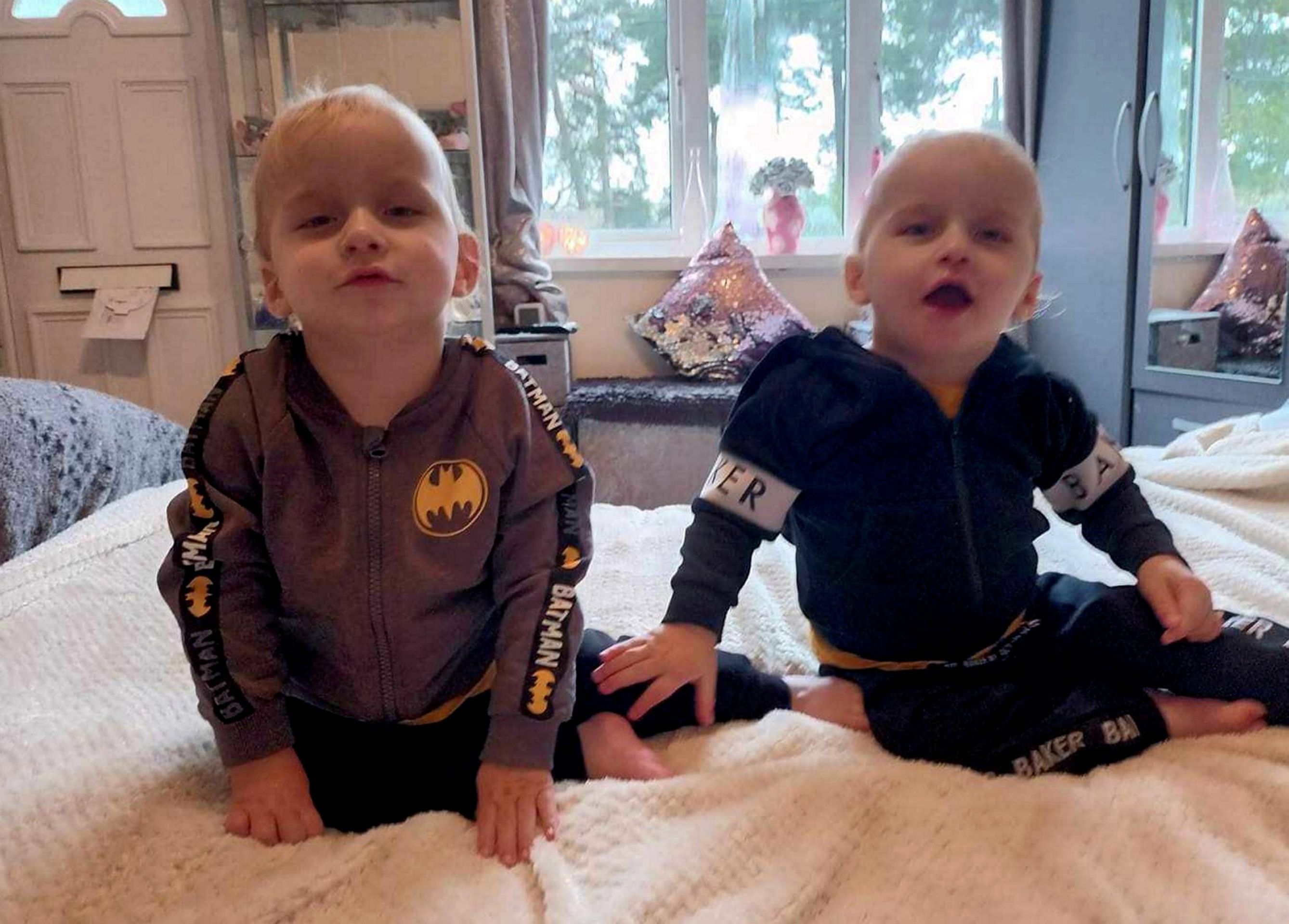 Lucas a Aiden prohráli boj s vzácnou nemocí (1) - Lucas a Aiden prohráli boj se vzácnou nemocí (1/4)