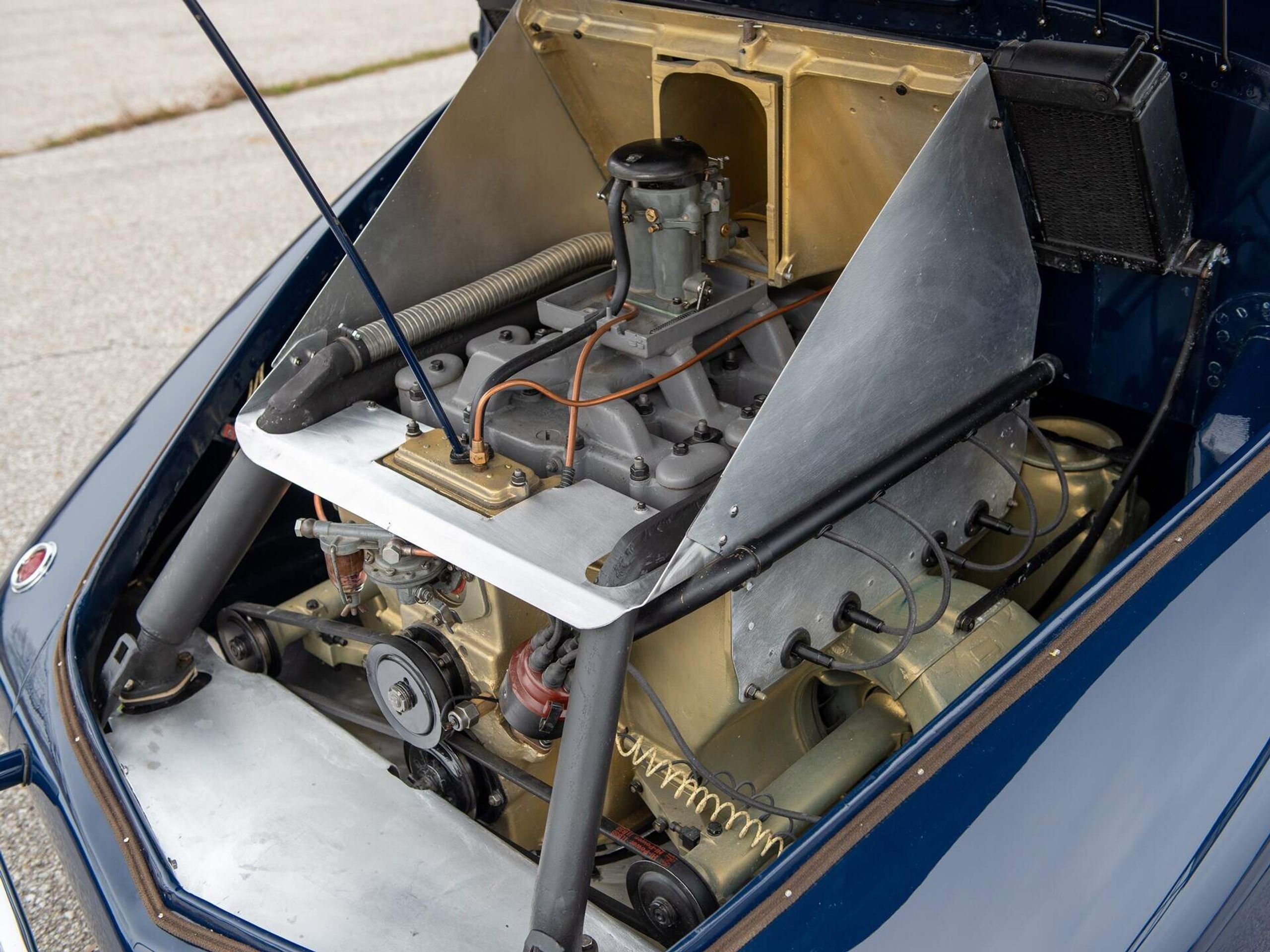 Unikátní Tatra 77 z roku 1934 - Unikátní Tatra 77 se prodala za 8,5 milionu korun (7/20)