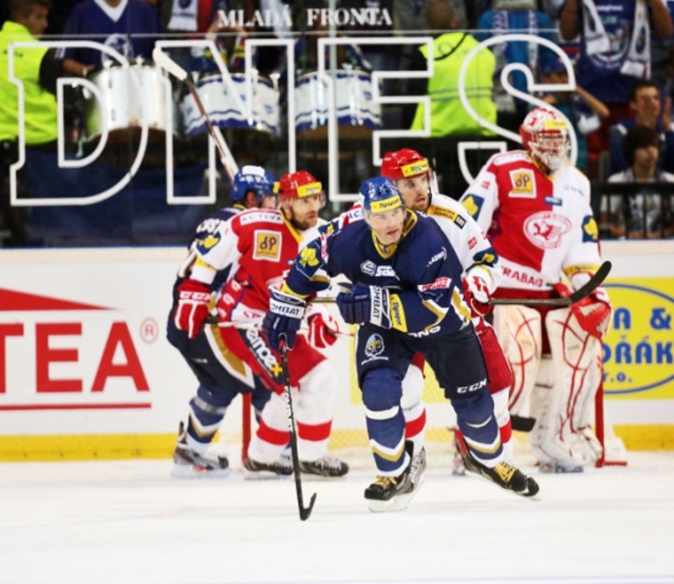Jaromír Jágr se musel Slavii poklonit - GALERIE: Jágr, Plekanec, Červenka...Přehlídka hvězd z NHL (6/14)