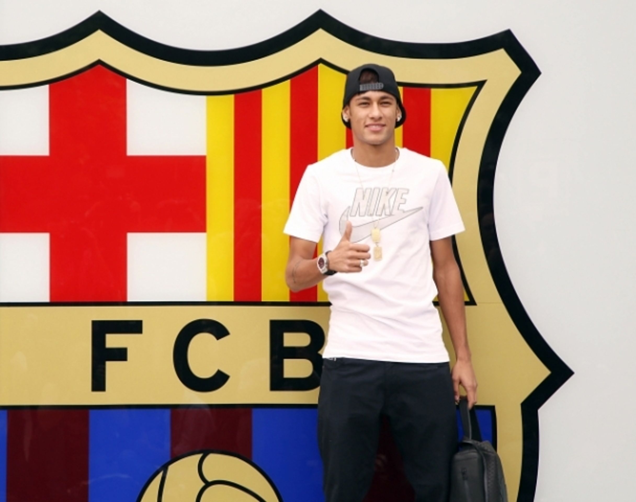 Neymar dorazil do Barcelony - 14 - GALERIE: Neymar dorazil do Barcelony (5/15)