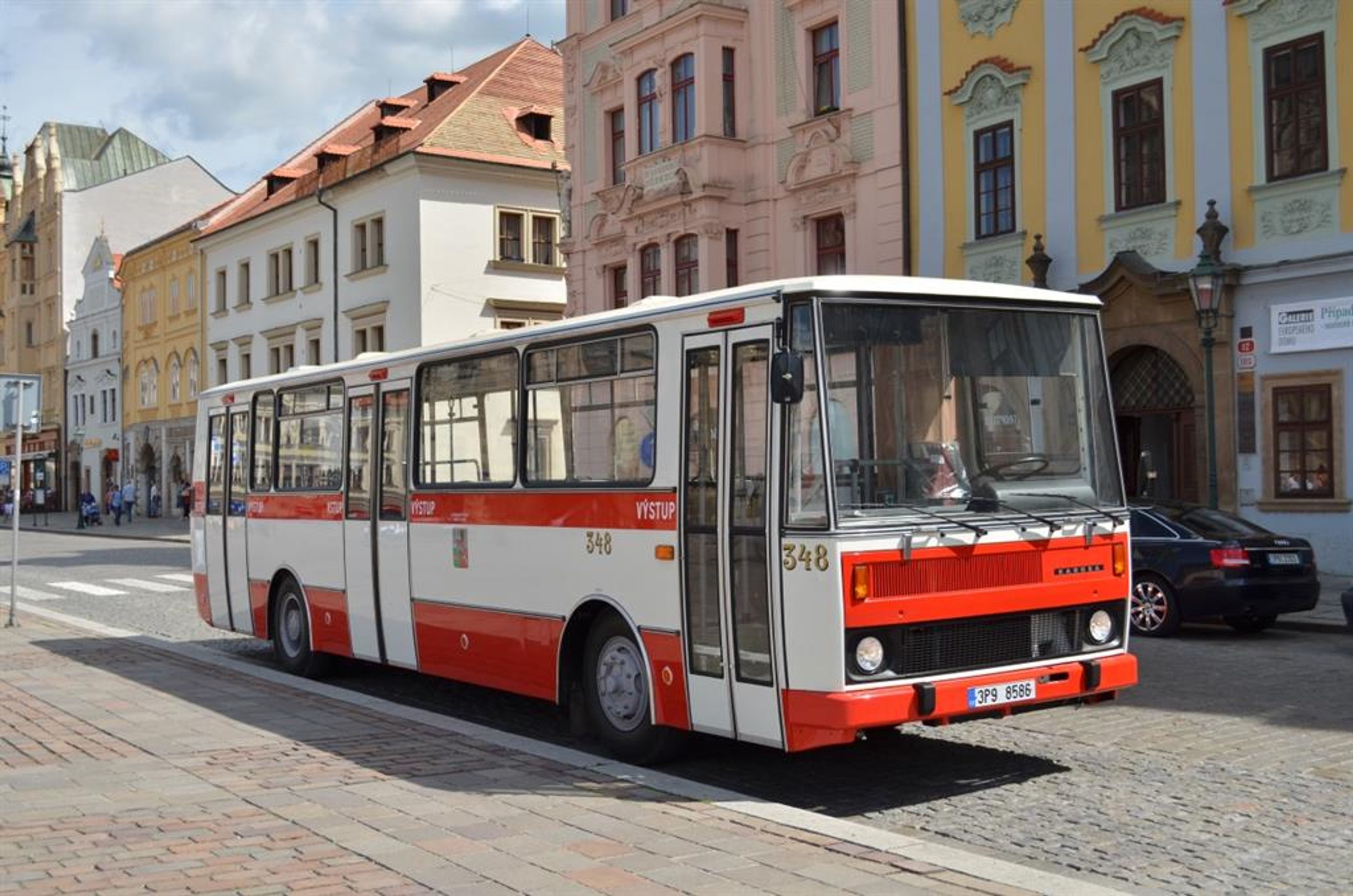 Autobus KAROSA B 731 č. 348 z roku 1986 - GALERIE: Plzeňské historické vozy (7/7)