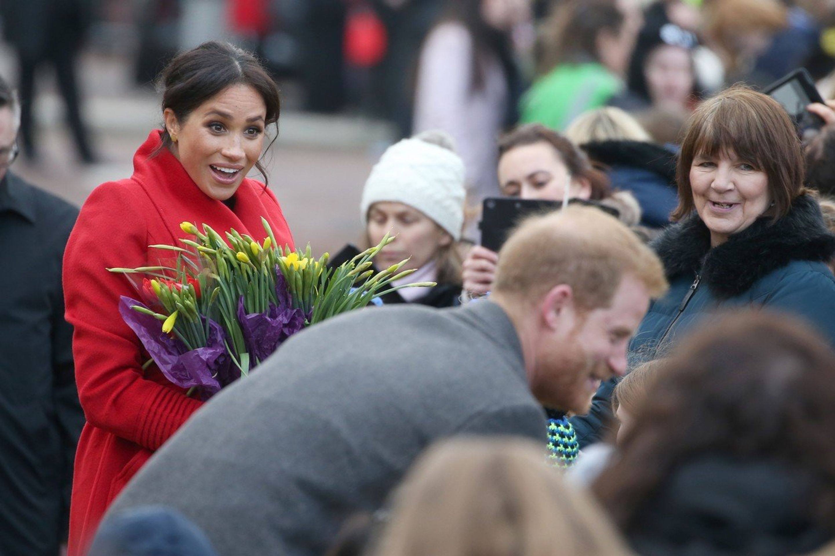 Těhotná vévodkyně Meghan - GALERIE: Meghan a Harry v Birkenheadu (5/7)