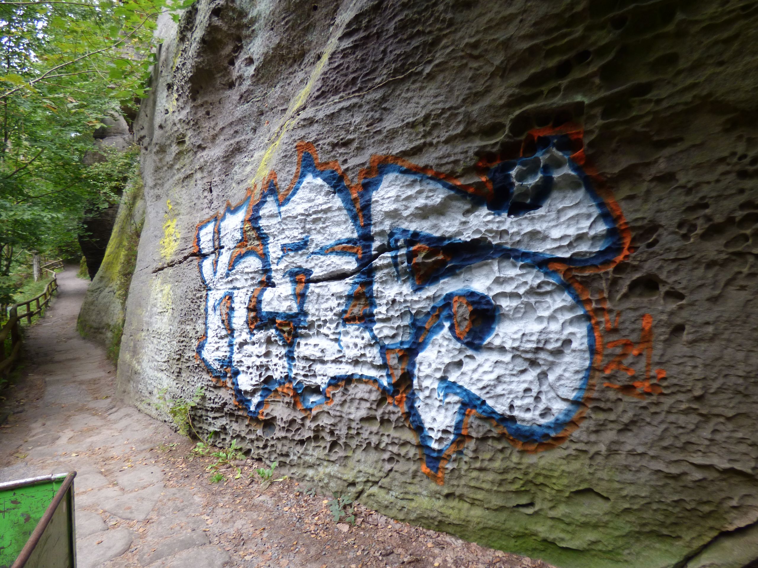 Odstranění graffiti v Edmundově soutěsce  (1) - Čištění graffiti v Edmundově soutěsce (4/16)