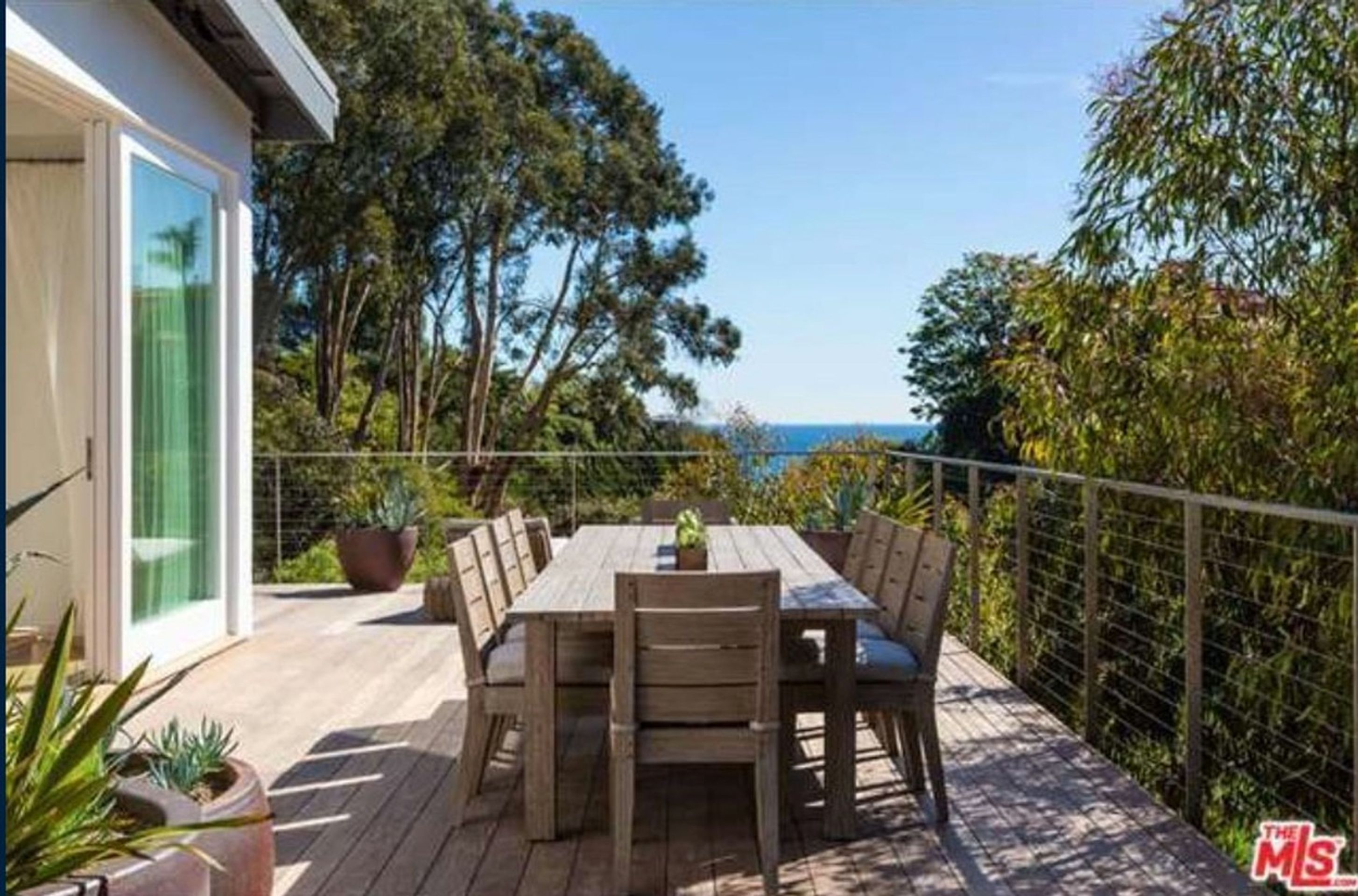 Cindy Crawford prodává svůj luxusní dům v Malibu - 1 - GALERIE: Cindy Crawford prodává svůj luxusní dům v Malibu (9/9)