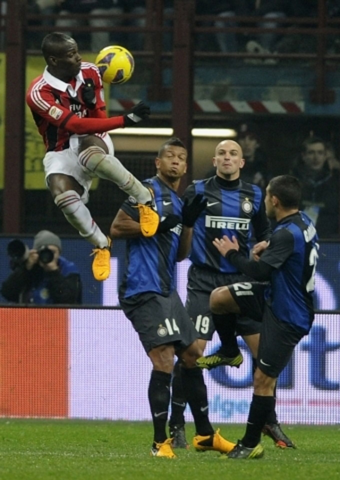 Balotelli v milánském derby - 5 - GALERIE: Balotelli v milánském derby (5/10)
