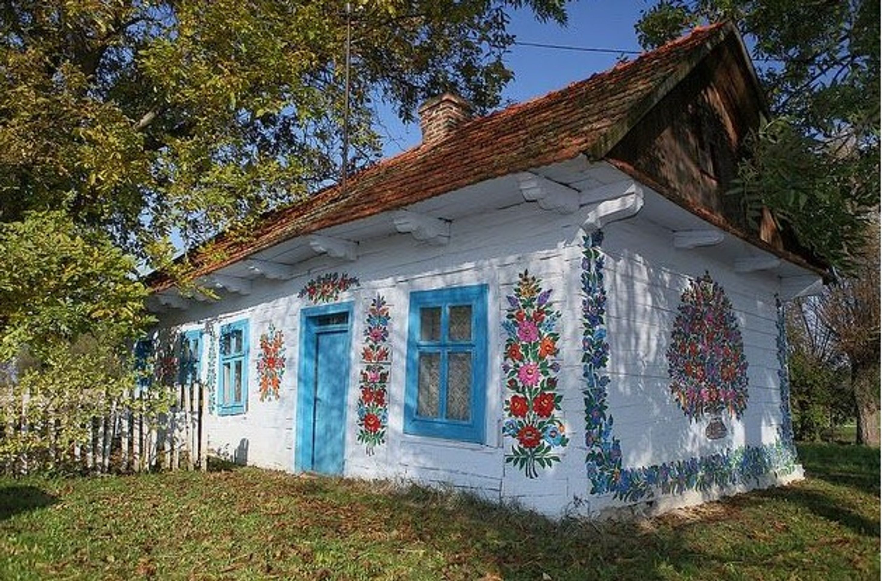 Polská obec Zalipie - 5 - GALERIE: Polská obec Zalipie vypadá jako z pohádky (3/6)