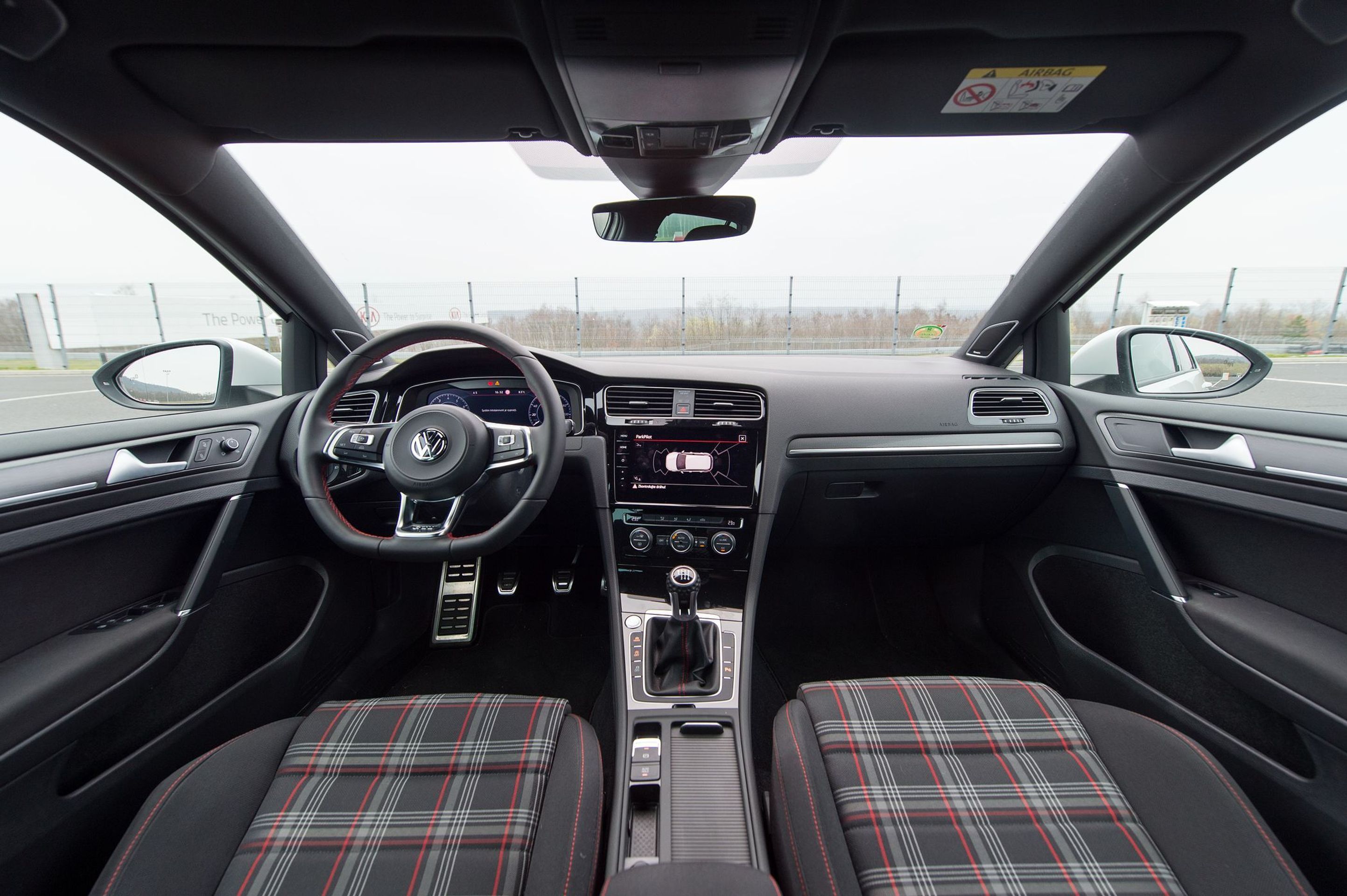 Volkswagen Golf GTI - 1 - GALERIE: Volkswagen Golf GTI (18/19)