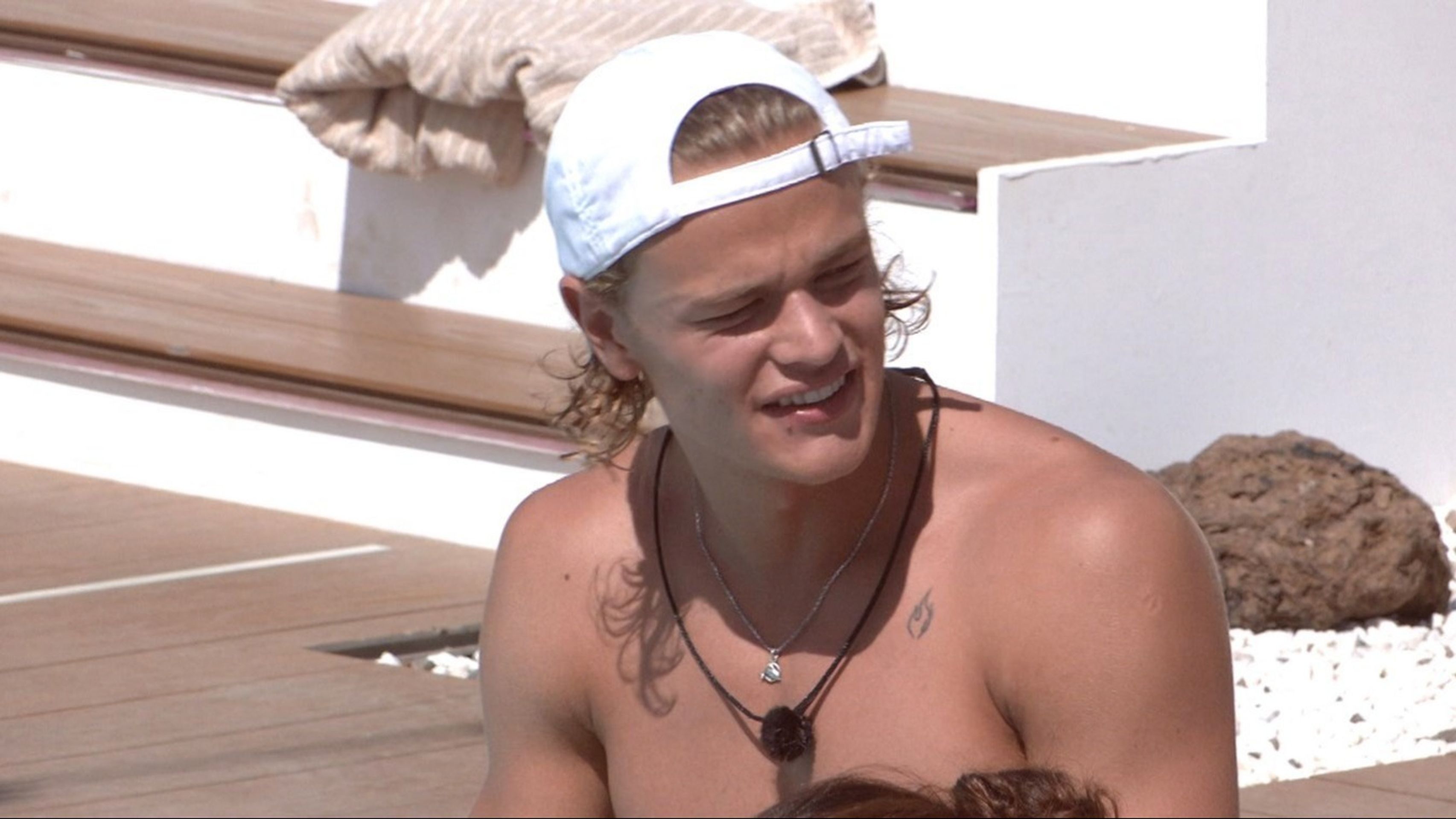 Love Island - Oliver - Love Island - Oliver (8/8)