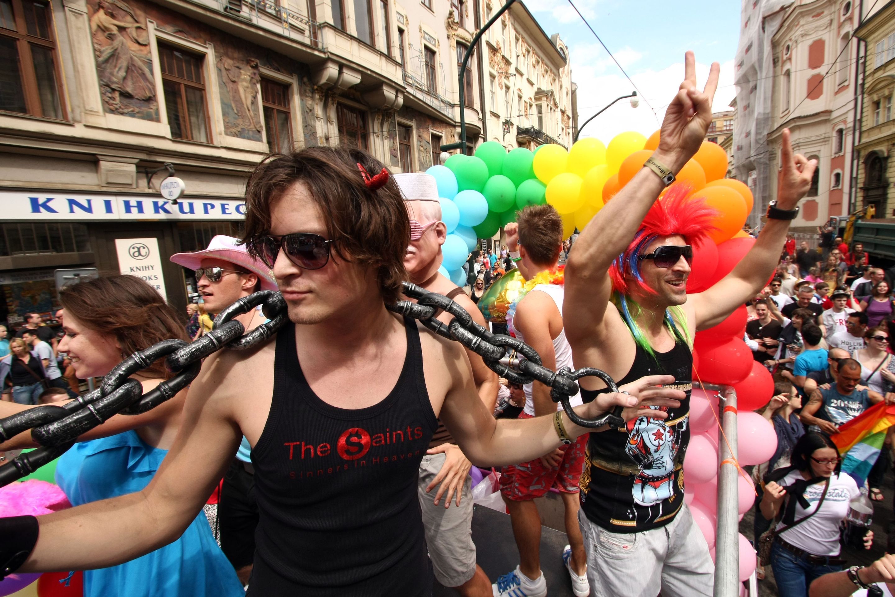 Pochod Prague Pride - 7 - GALERIE: Prague Pride (7/17)