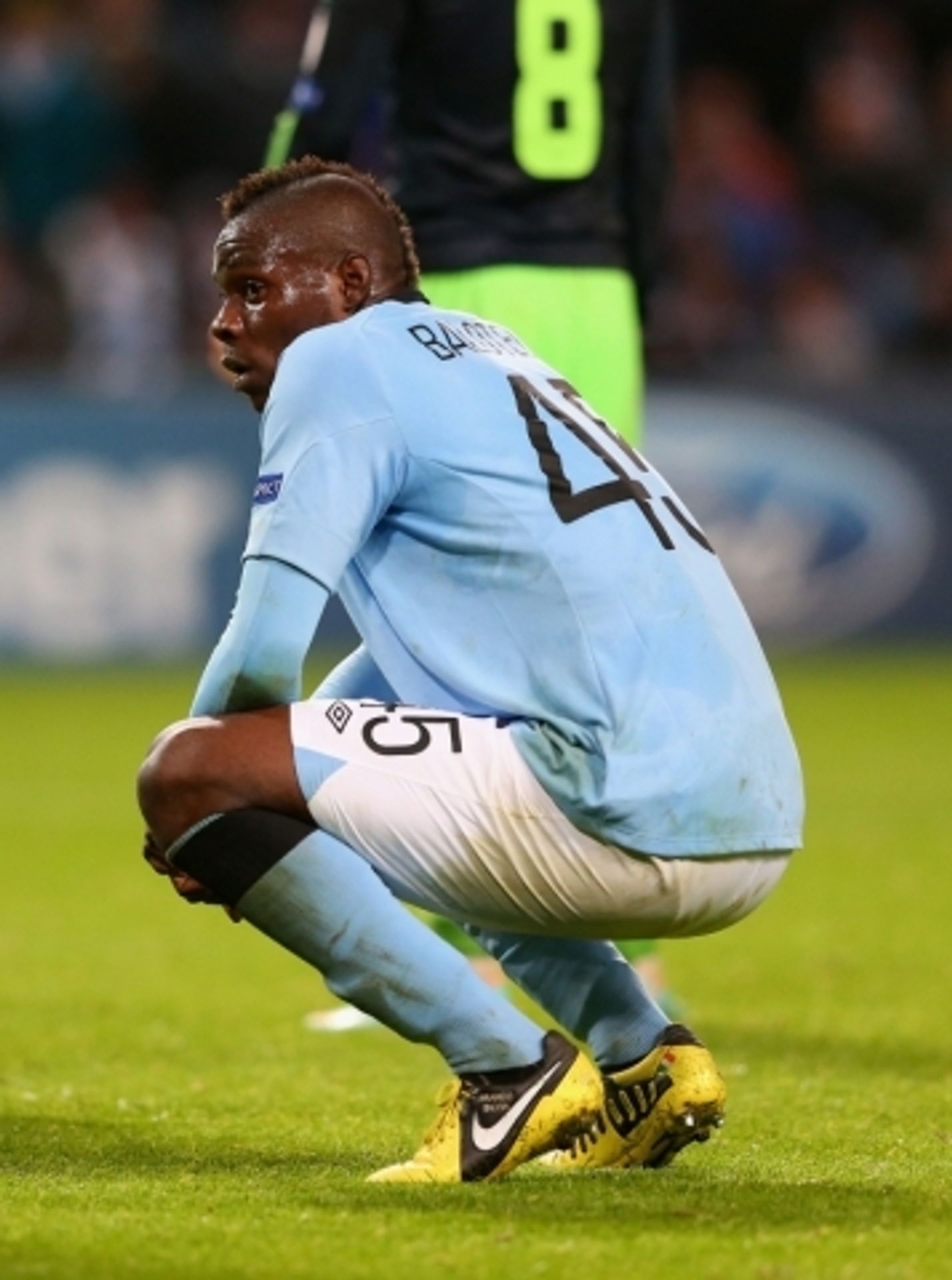 Balotelli bentley - 3 - GALERIE: Mario Balotelli a jeho bentley (6/7)