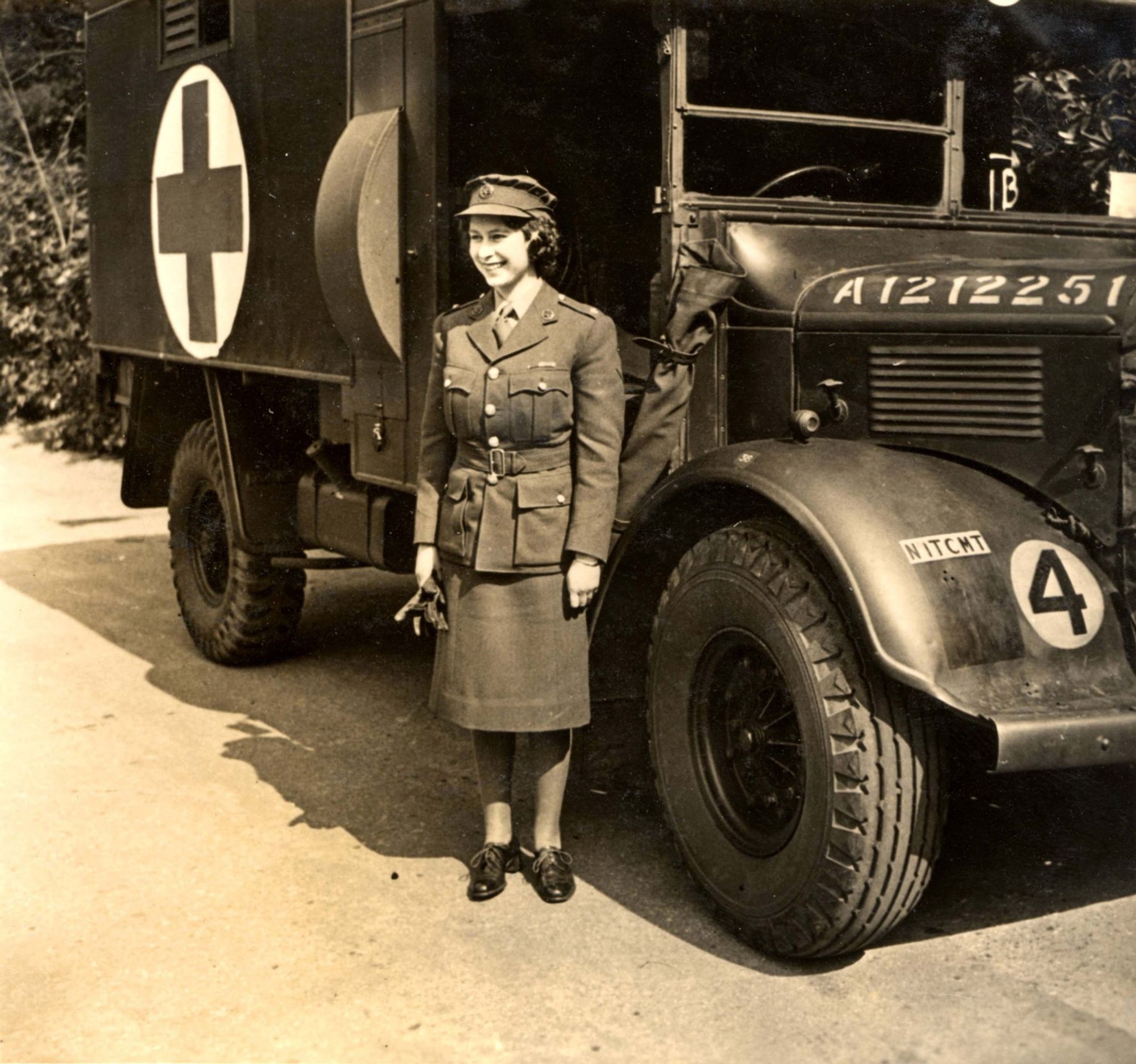 Královna Alžběta II. 1945 - Královna Alžběta II. (1/18)