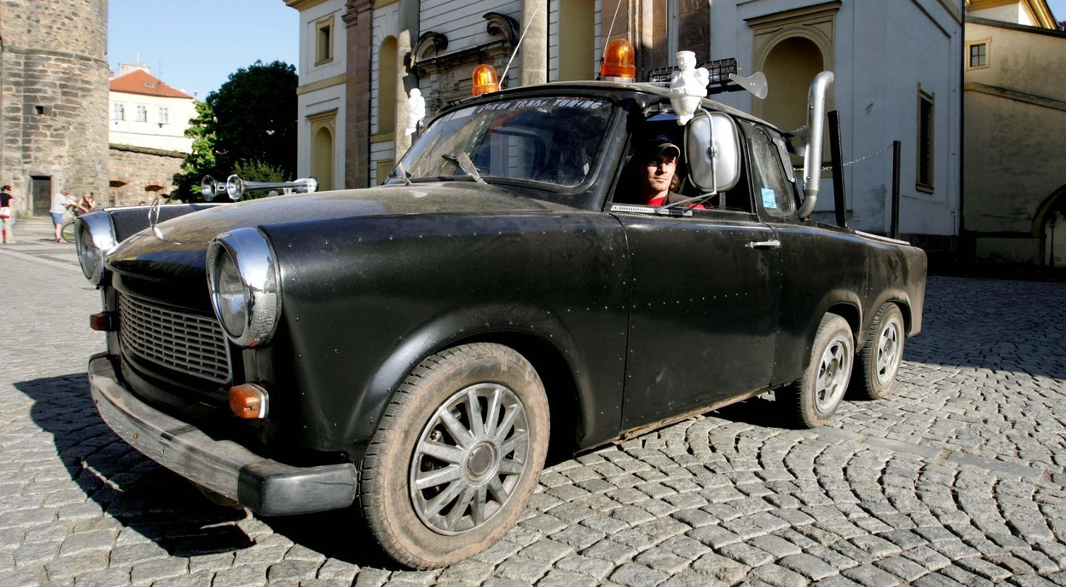 Legendární Trabant ve všemožných úpravách - 27 - Fotogalerie: Prohlédněte si trabanty ve všemožných úpravách (7/18)