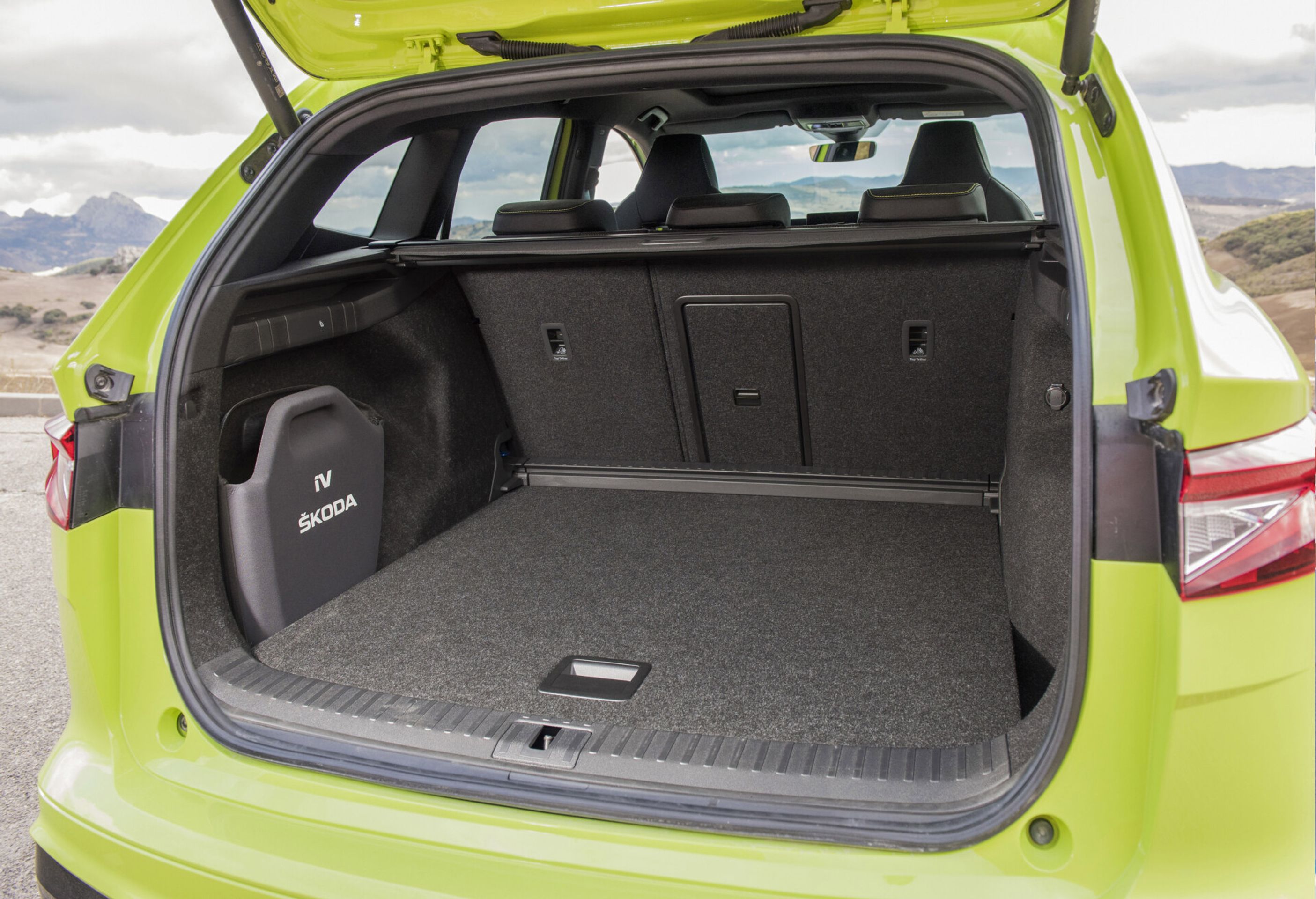 Škoda Enyaq RS iV - Enyaq konečně vyjíždí jako sportovní "ereso" (8/23)