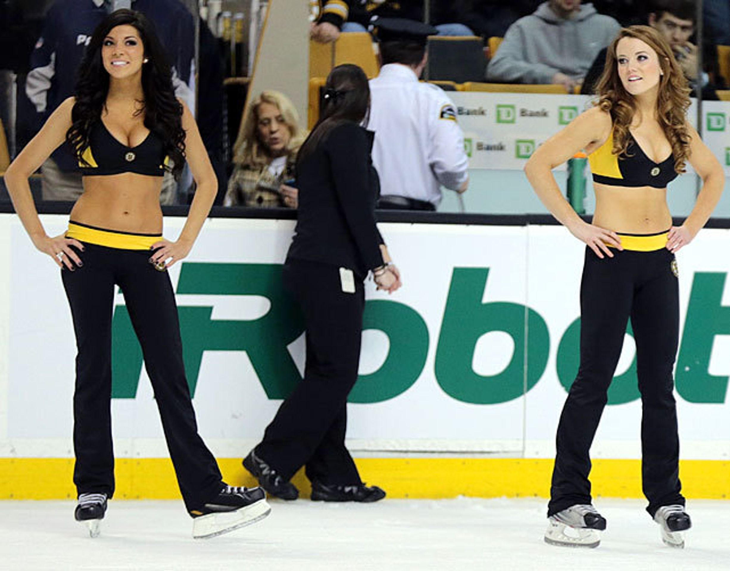 Boston Bruins Ice Girls - 1 - GALERIE: To jsou Jágrova děvčata. Jedna hezčí než druhá (1/16)