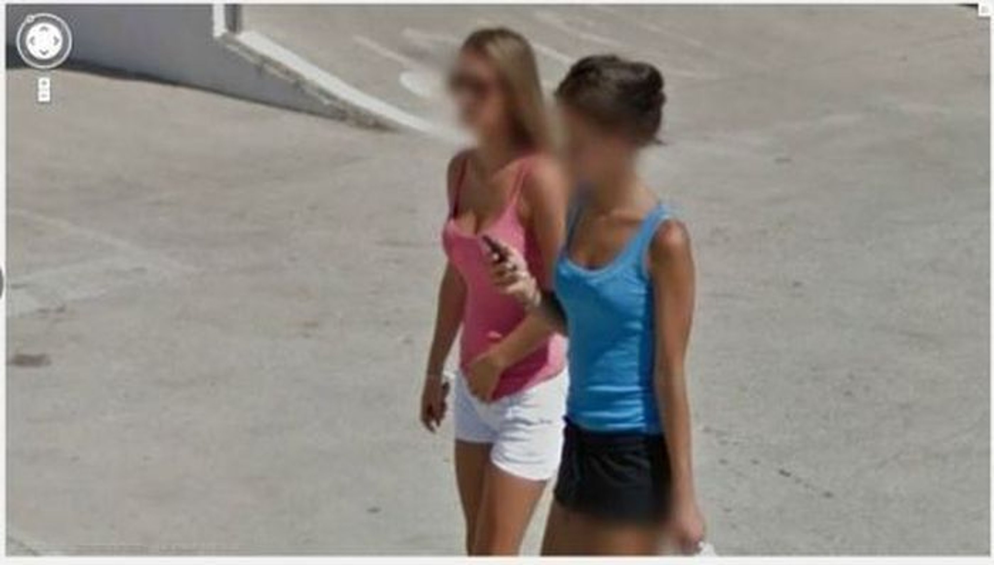Holky z Google street view - 27 - GALERIE: Holky z Google Street View (27/27)