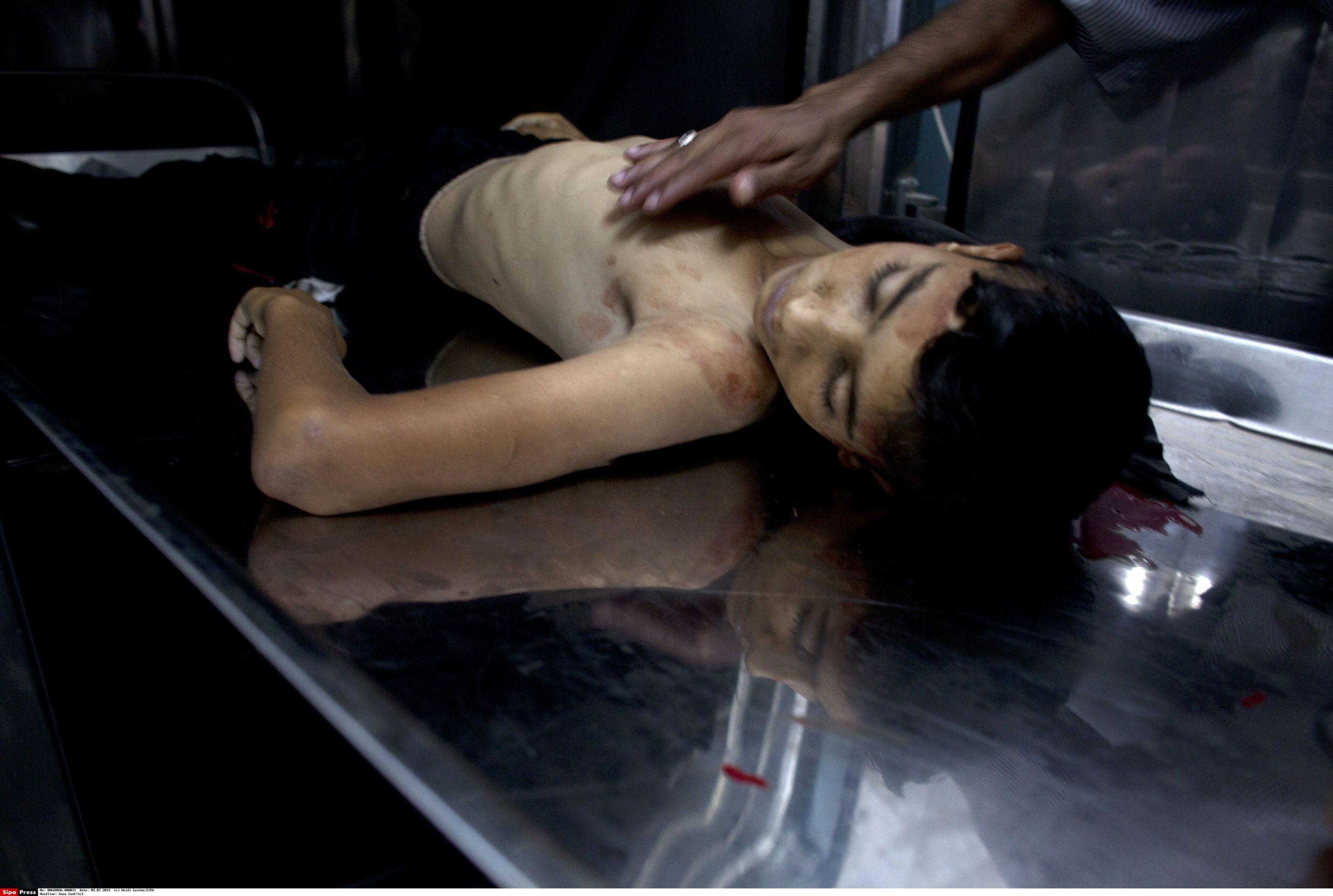 Válka v pásmu Gazy - 5 - FOTOGALERIE OD 18 LET: Smrt v pásmu Gazy (6/13)