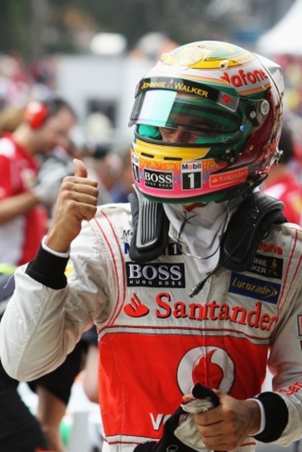 Hamilton a jeho brazilská přilba - 3 - GALERIE: Hamilton a jeho brazilská přilba (3/7)