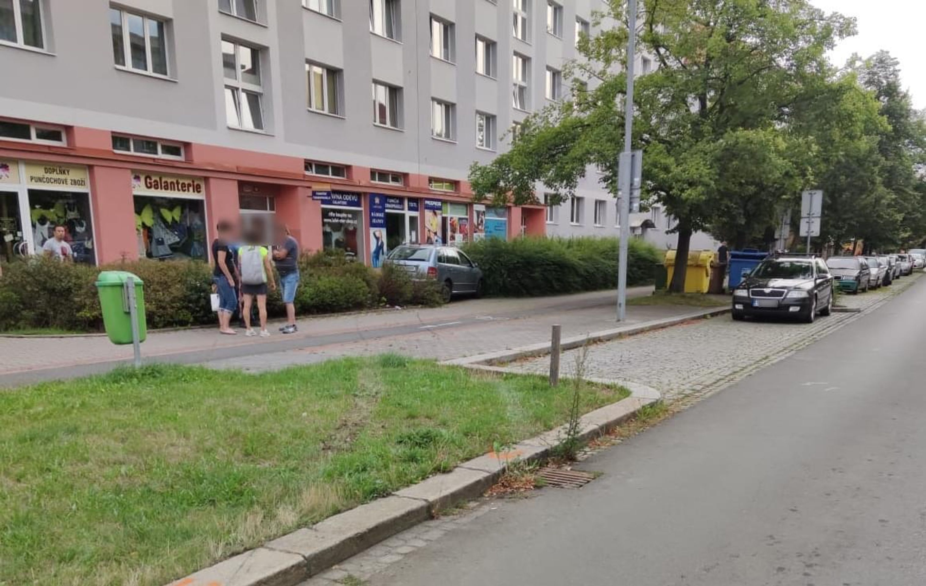 Srazil 15letou dívku na přechodu - 4 - GALERIE: Dívku v Plzni srazila škodovka (4/6)