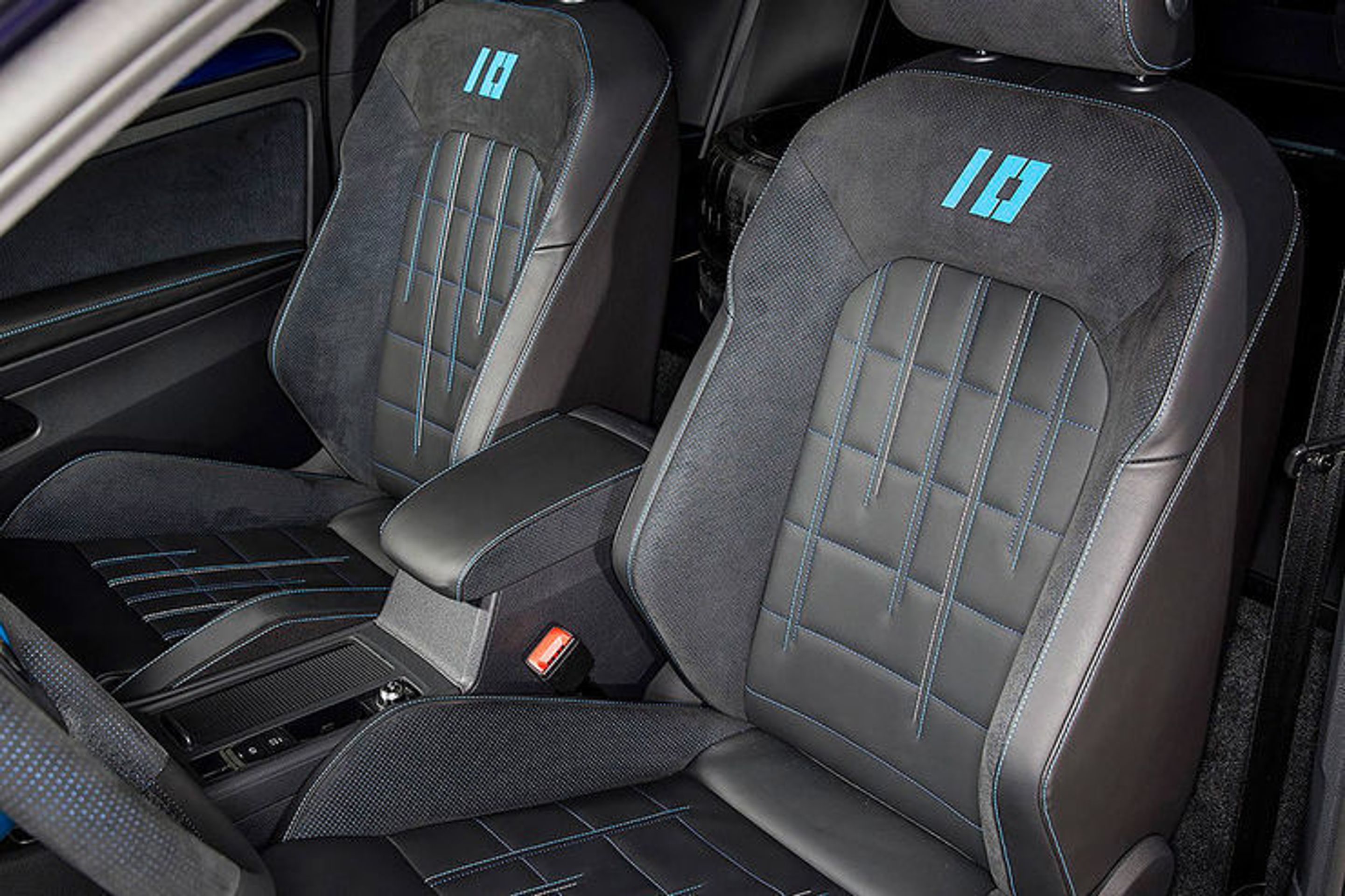 Golf - 38 - GALERIE: VW Golf GTI, speciální model pro Wörthersee (11/24)