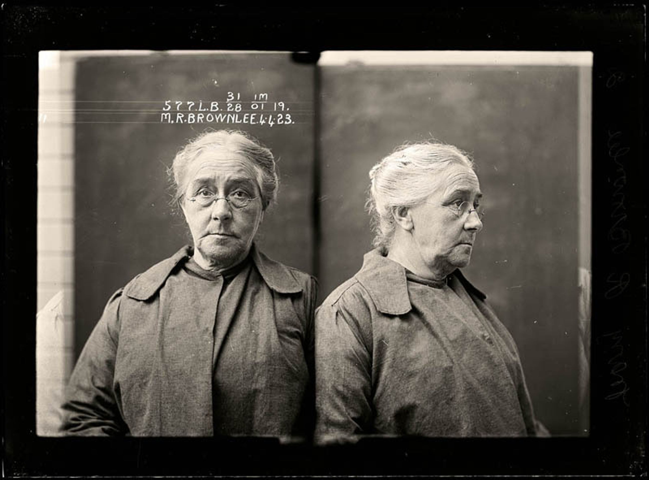 Fotografie trestanců z 20. let - 27 - Galerie: Fotografie trestanců z 20. let (27/36)