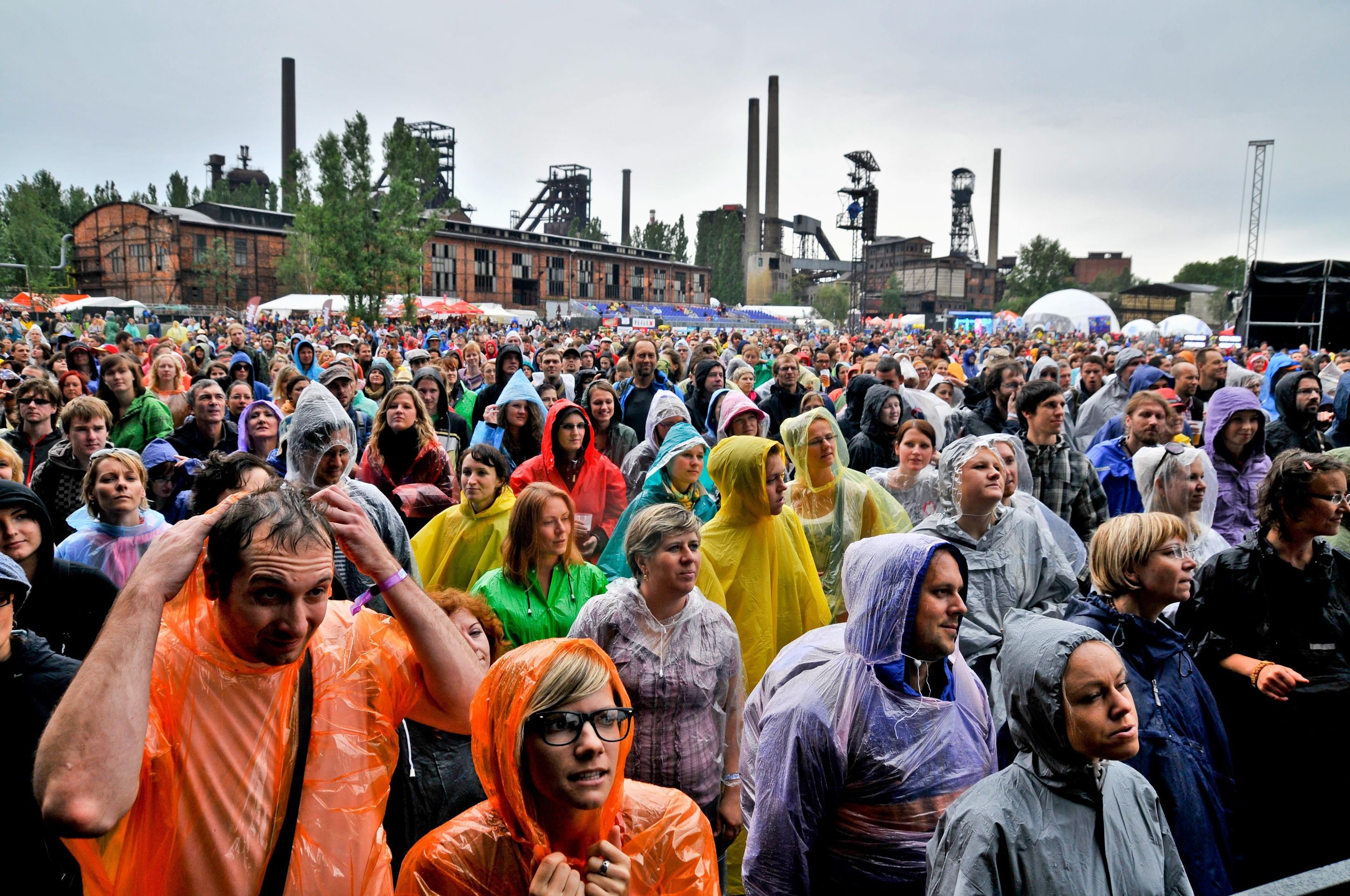 Festival Colours of Ostrava 2012 - 18 - Fanoušci na festivalu Colours of Ostrava (2/17)