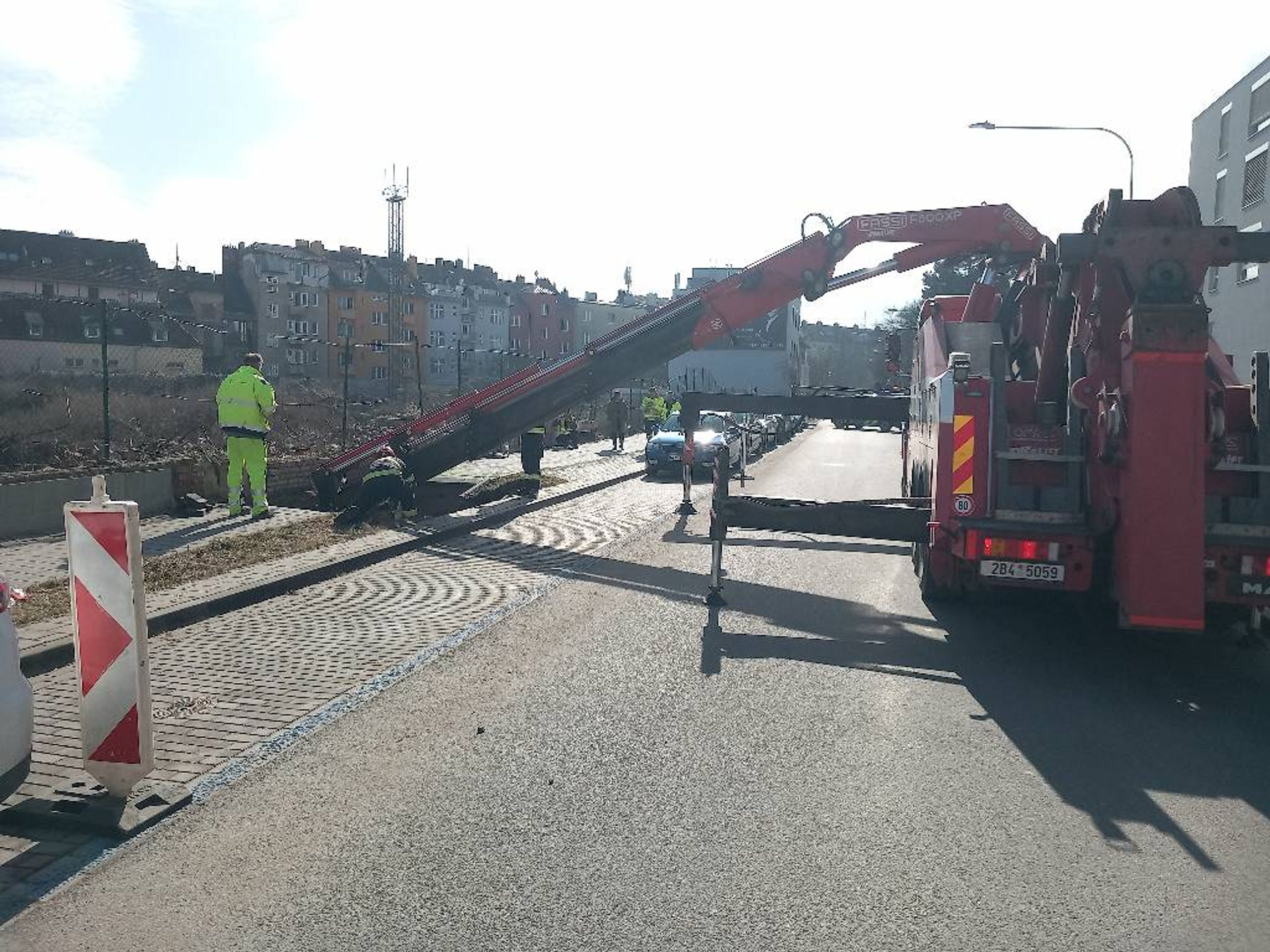 Vyprošťování zametacího vozu v Brně - Vyprošťování zametacího vozu v Brně (4/4)