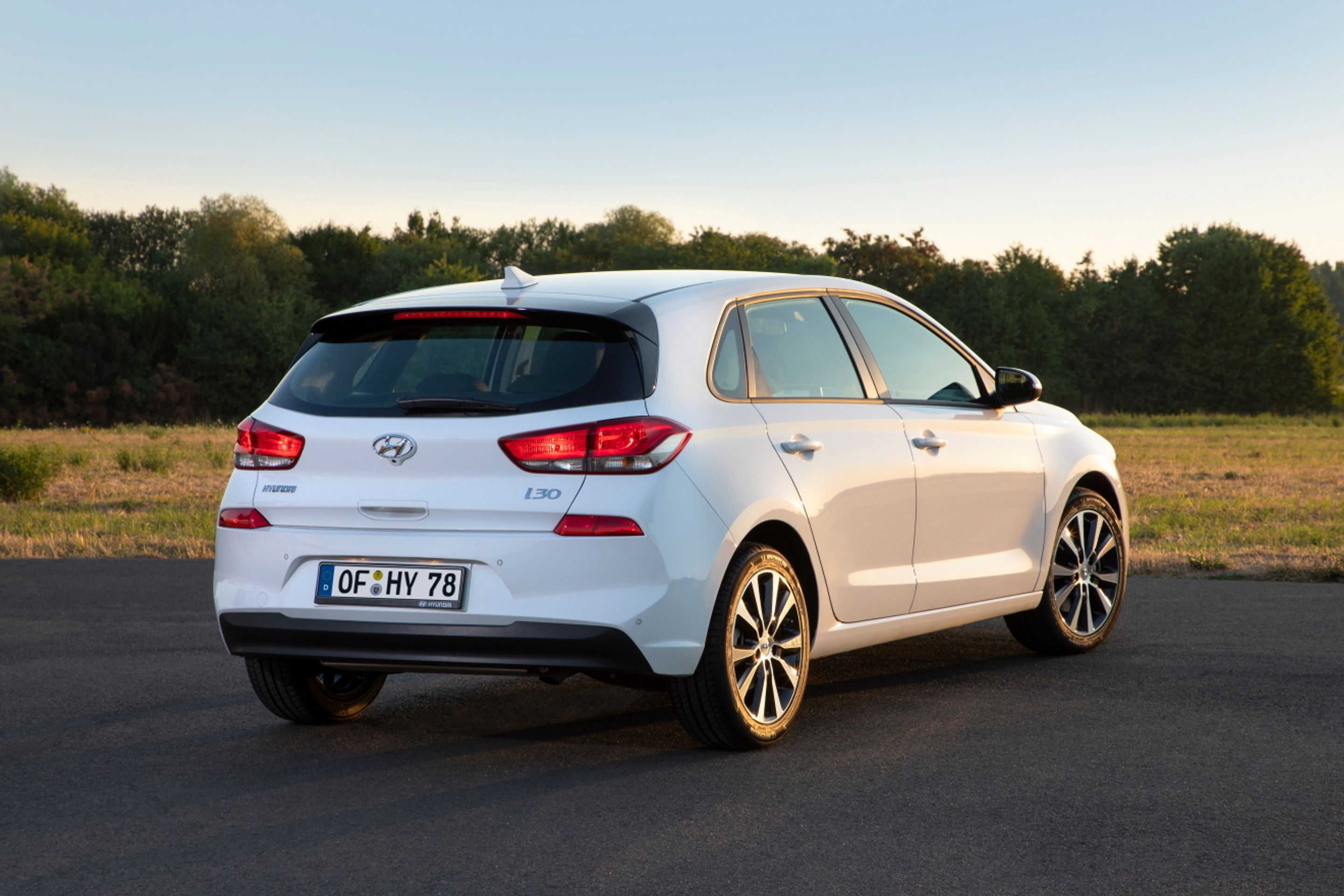 Hyundai i30 po modernizaci - 9 - Fotogalerie: Vozy Hyundai i30 prošly modernizací (5/20)