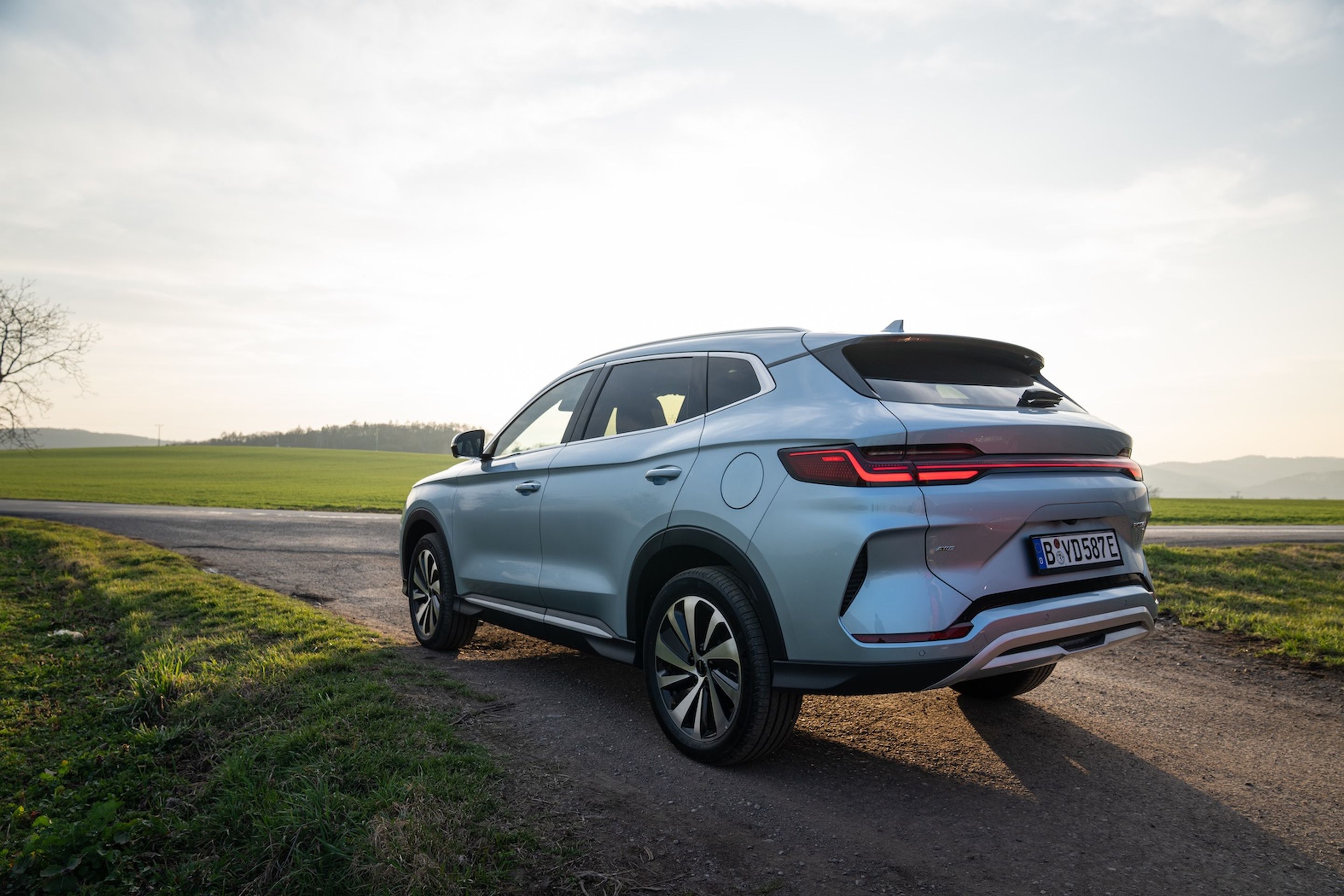 BYD Seal U DM-i - Plug-in hybridní SUV BYD Seal U (5/18)