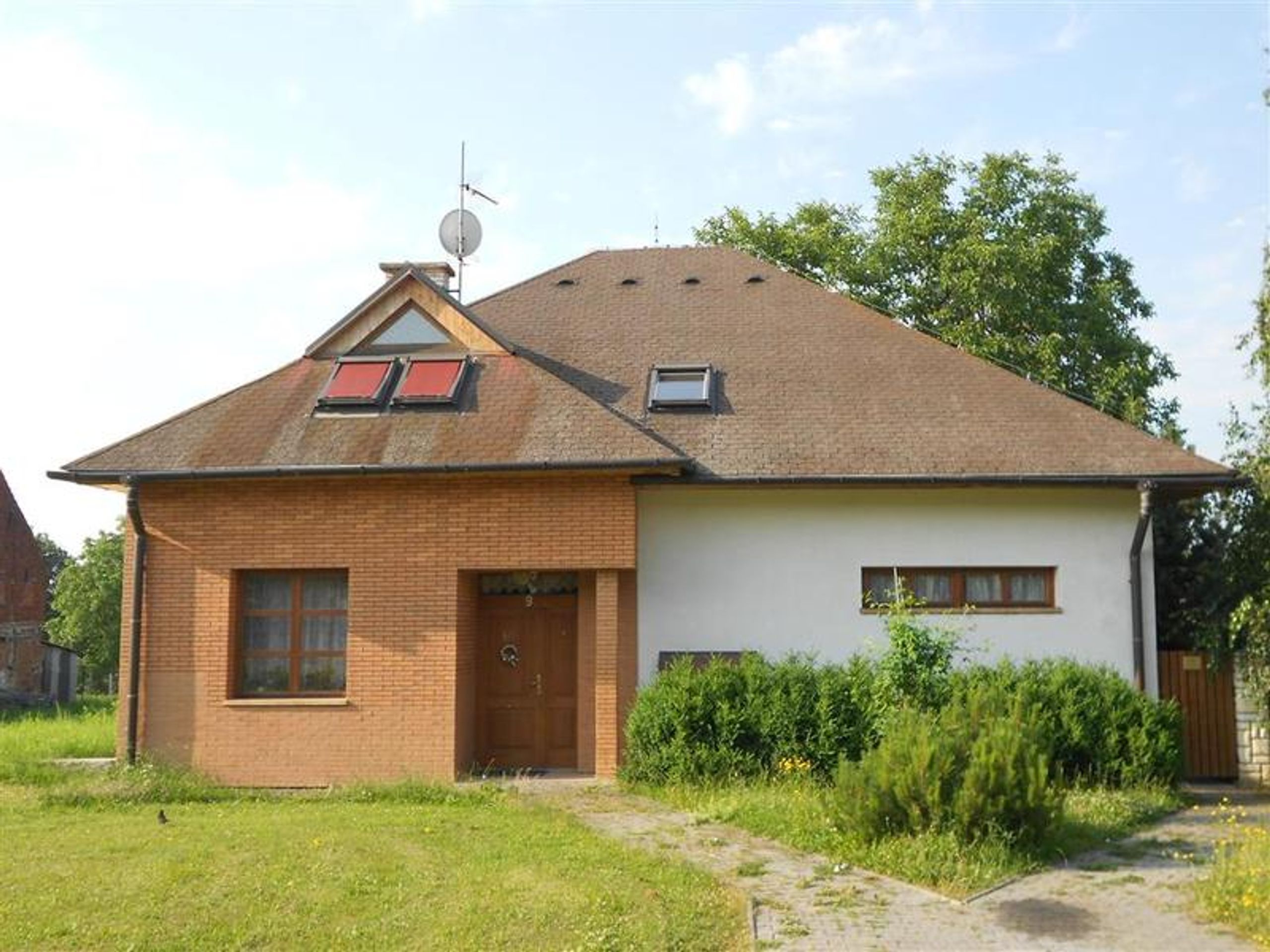 Rodinný dům a podíl na pozemcích v obci Kostelec na Hané, okr. Prostějov - GALERIE: Dražba nemovitostí (35/38)