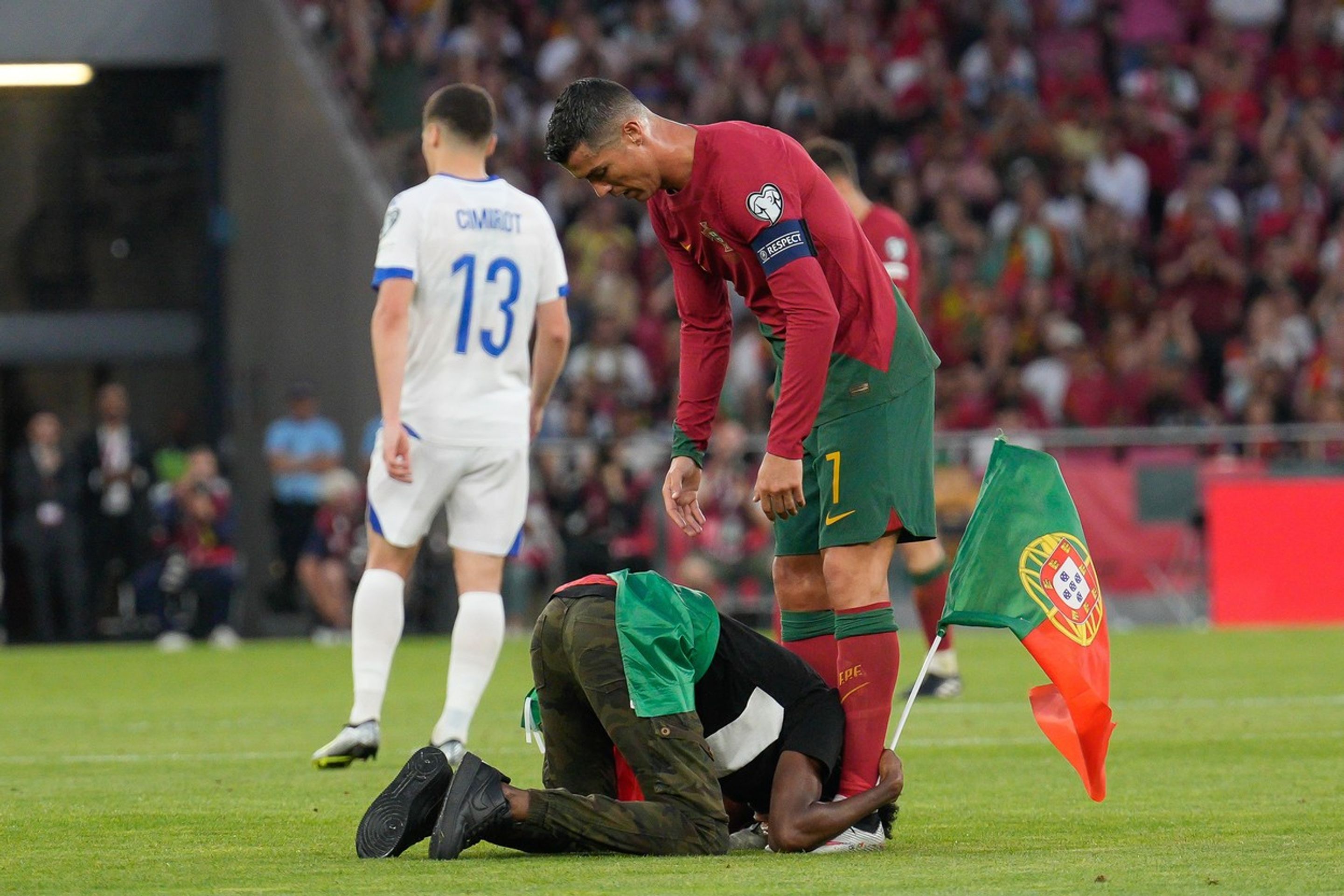 Cristiano Ronaldo s fanouškem - Cristiano Ronaldo s fanouškem (3/5)