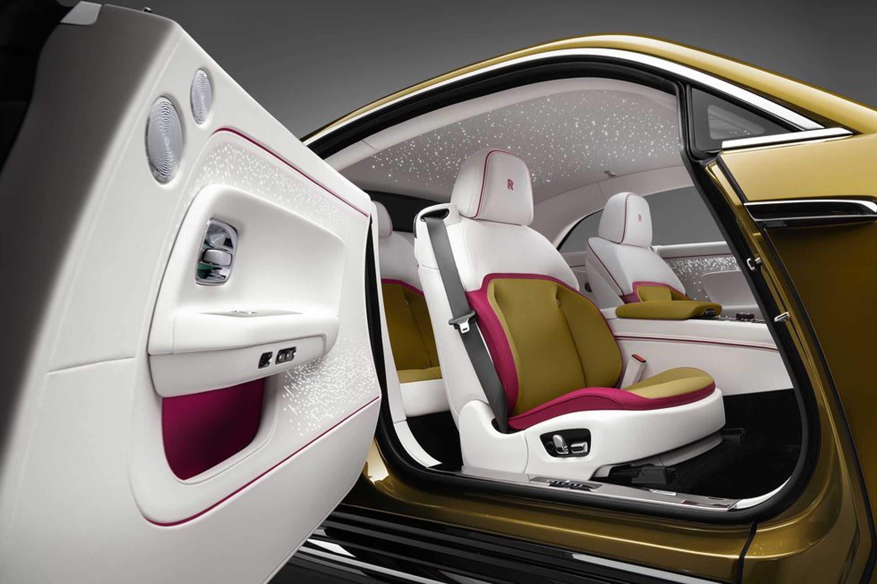 Elektrické kupé Rolls-Royce Spectre - Ultraluxusní elektrické kupé Rolls-Royce Spectre (6/15)