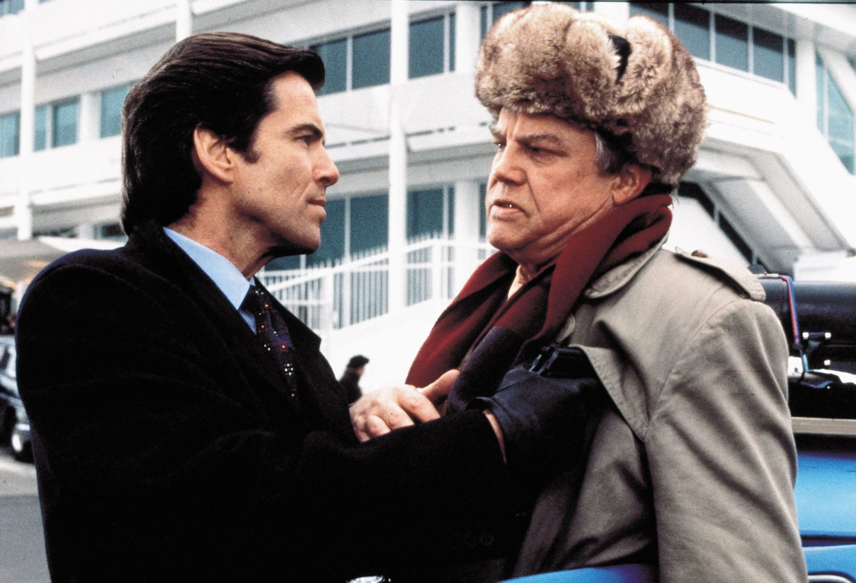 Joe Don Baker a Pierce Brosnan ve filmu Zlaté oko (1995) - Joe Don Baker (2/6)