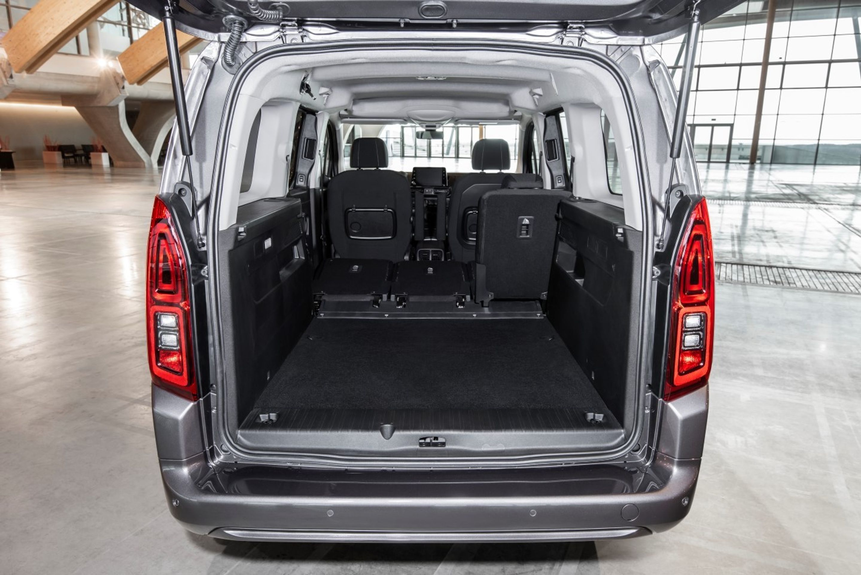 Toyota Proace City - 55 - Fotogalerie: Toyota Proace City jako dodávka i auto pro rodinu (7/28)