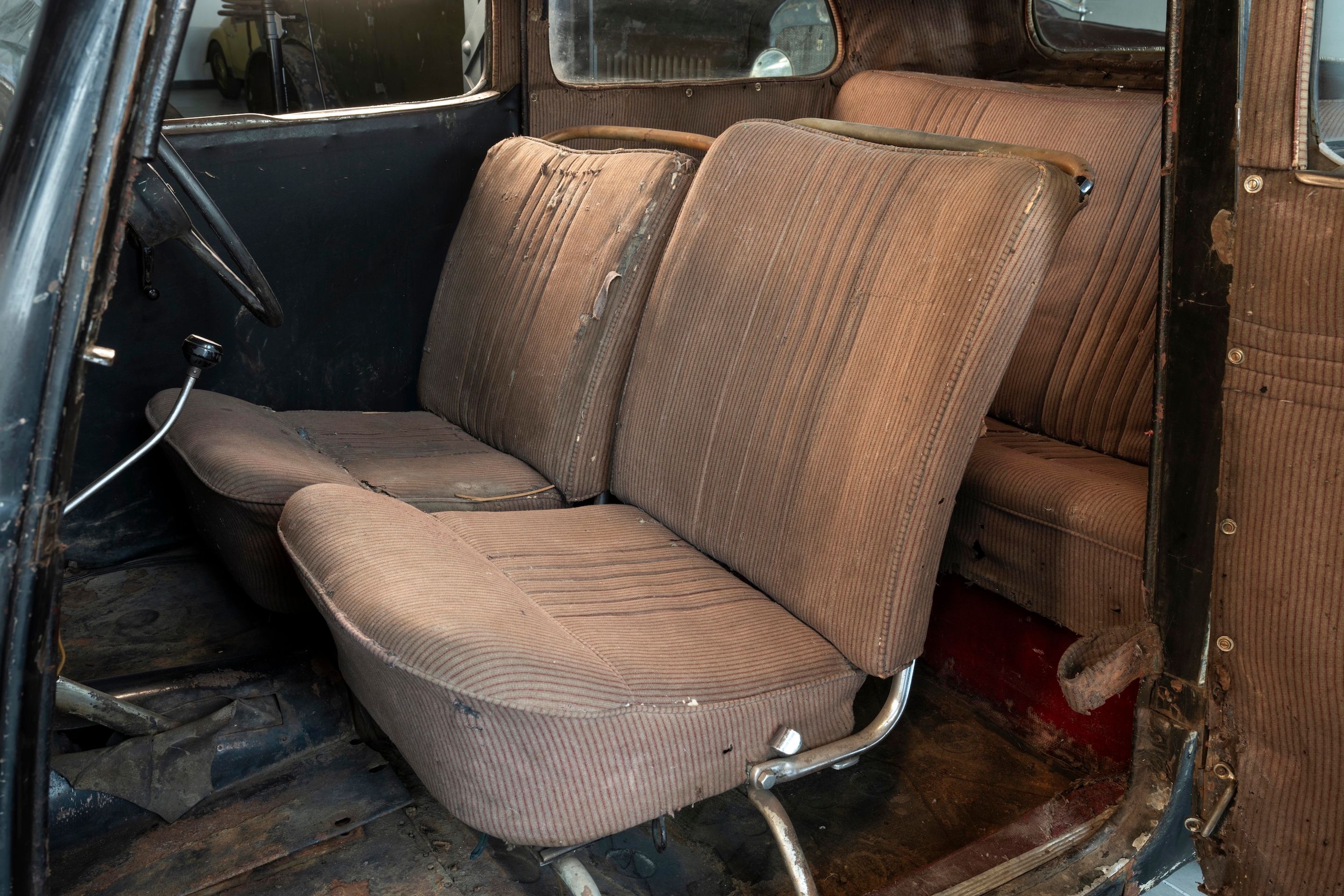 Unikátní historické vozy v nové expozici Škoda Muzea - Škoda Muzeum ukáže unikátní historické vozy před renovací (20/48)