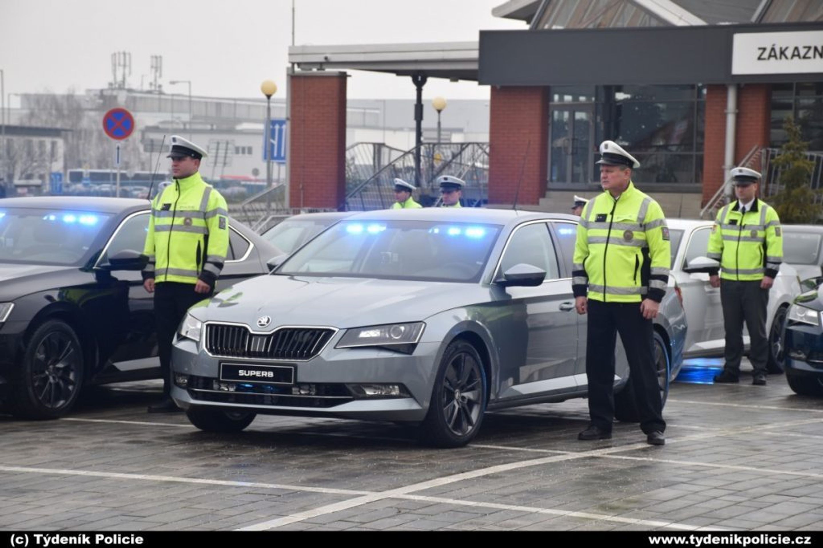 policie - 8 - FOTOGALERIE: Policejní Škody Superb (3/6)