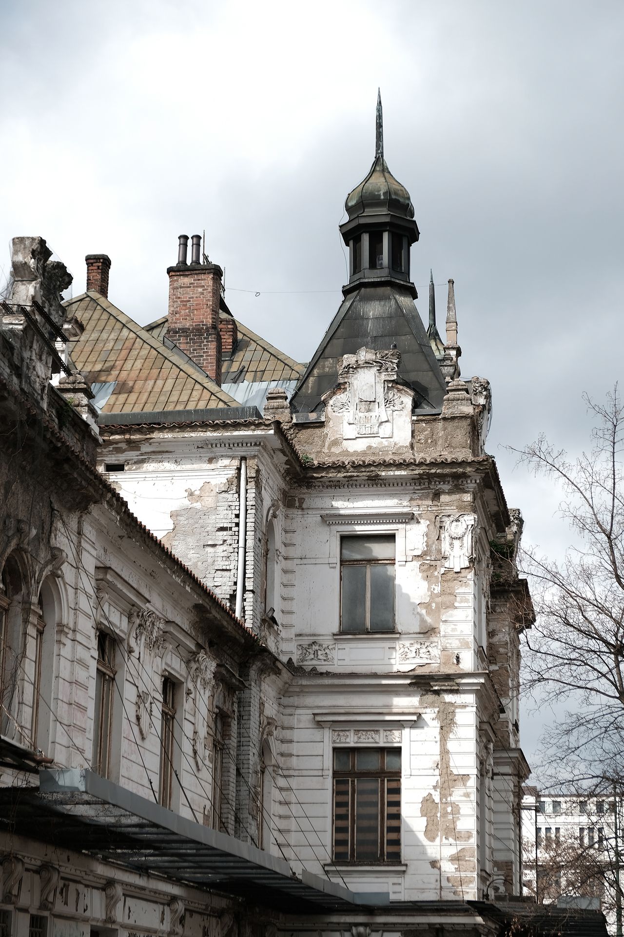 Nádraží Vyšehrad v Praze chátrá - 6 - GALERIE: Nádraží Vyšehrad v Praze chátrá (15/19)