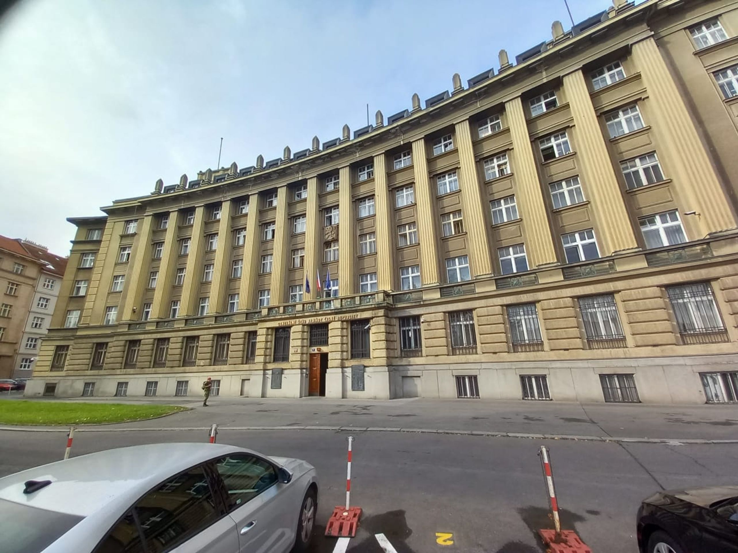 Zásah policie na generálním štábu (4) - Zásah policie na generálním štábu (3/6)