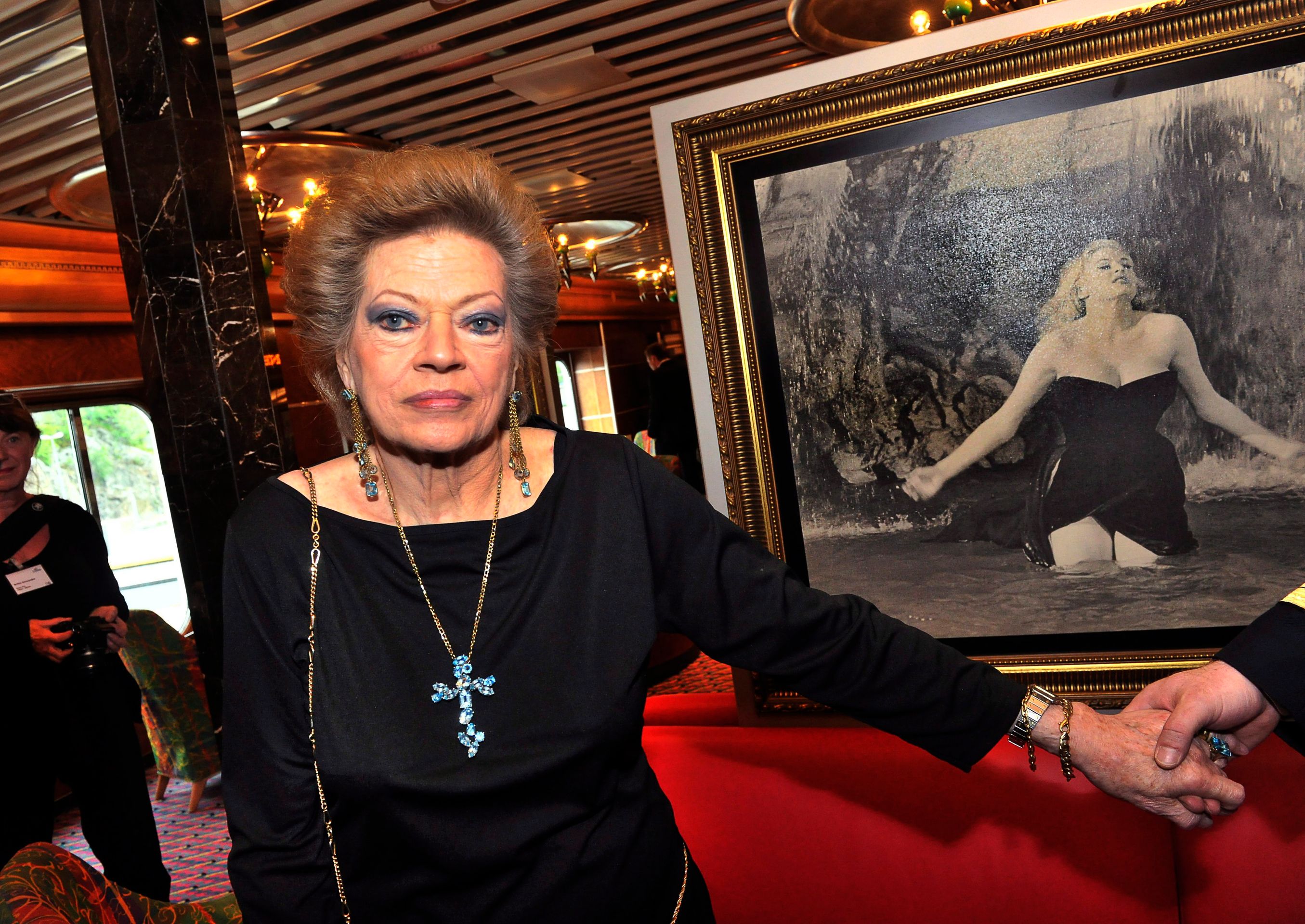 Anita Ekberg - 1 - GALERIE: Zemřela sladká a skandální Anita Ekberg (8/8)