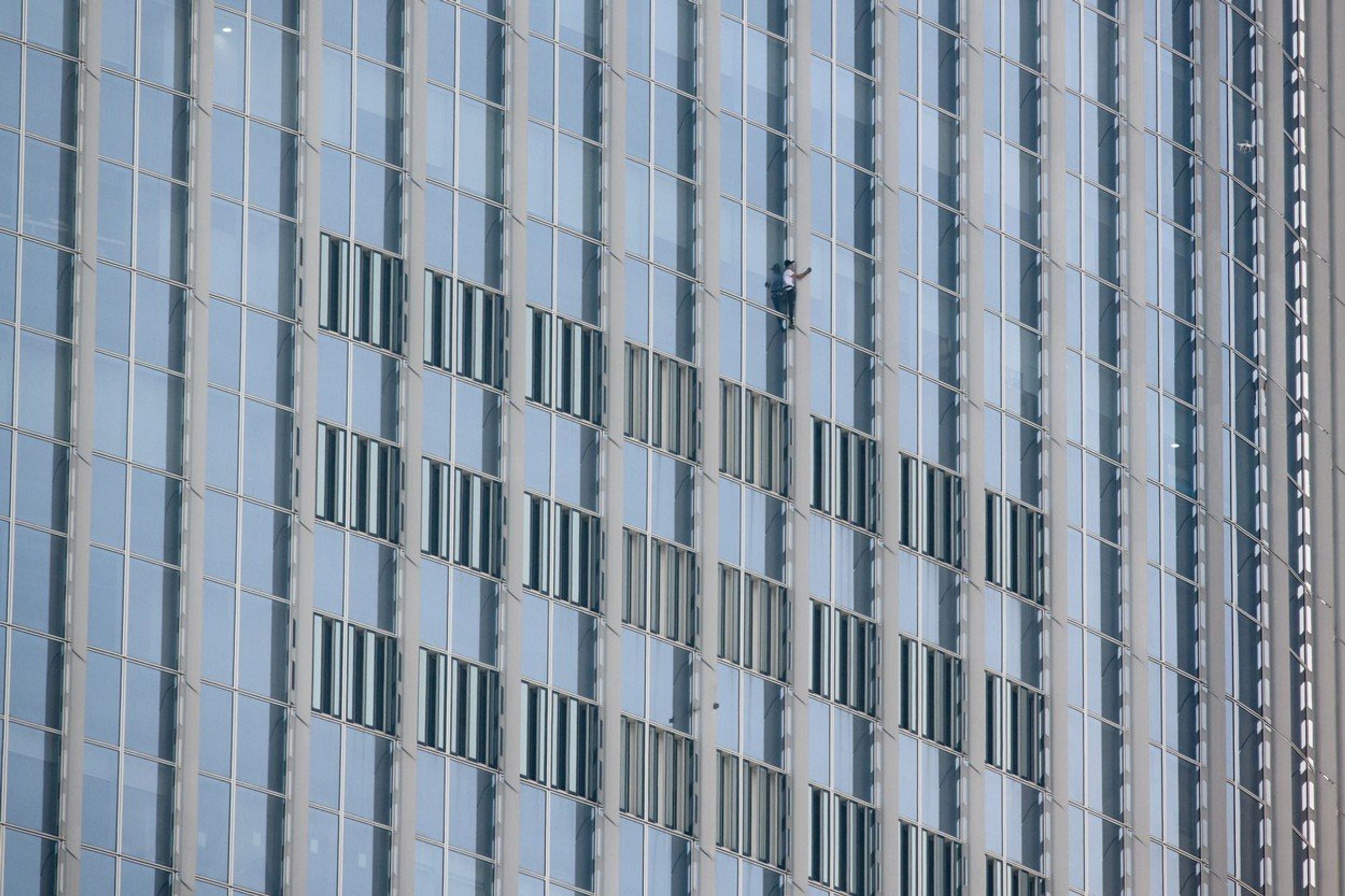 Alain Robert - 3 - GALERIE: Alain Robert (3/4)
