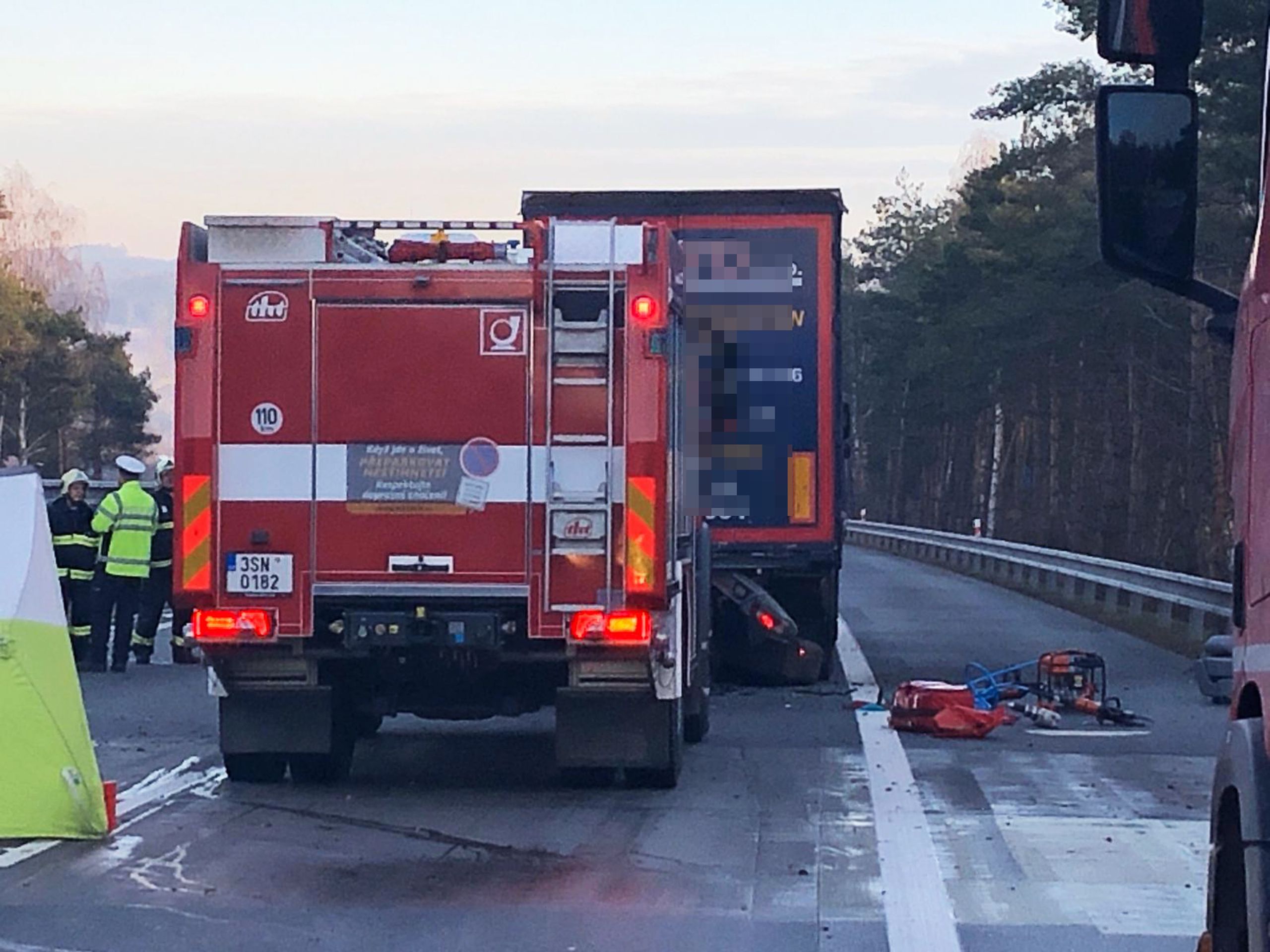 Tragická dopravní nehoda na D1 - 2 - GALERIE: Tragická dopravní nehoda na D1 (2/8)