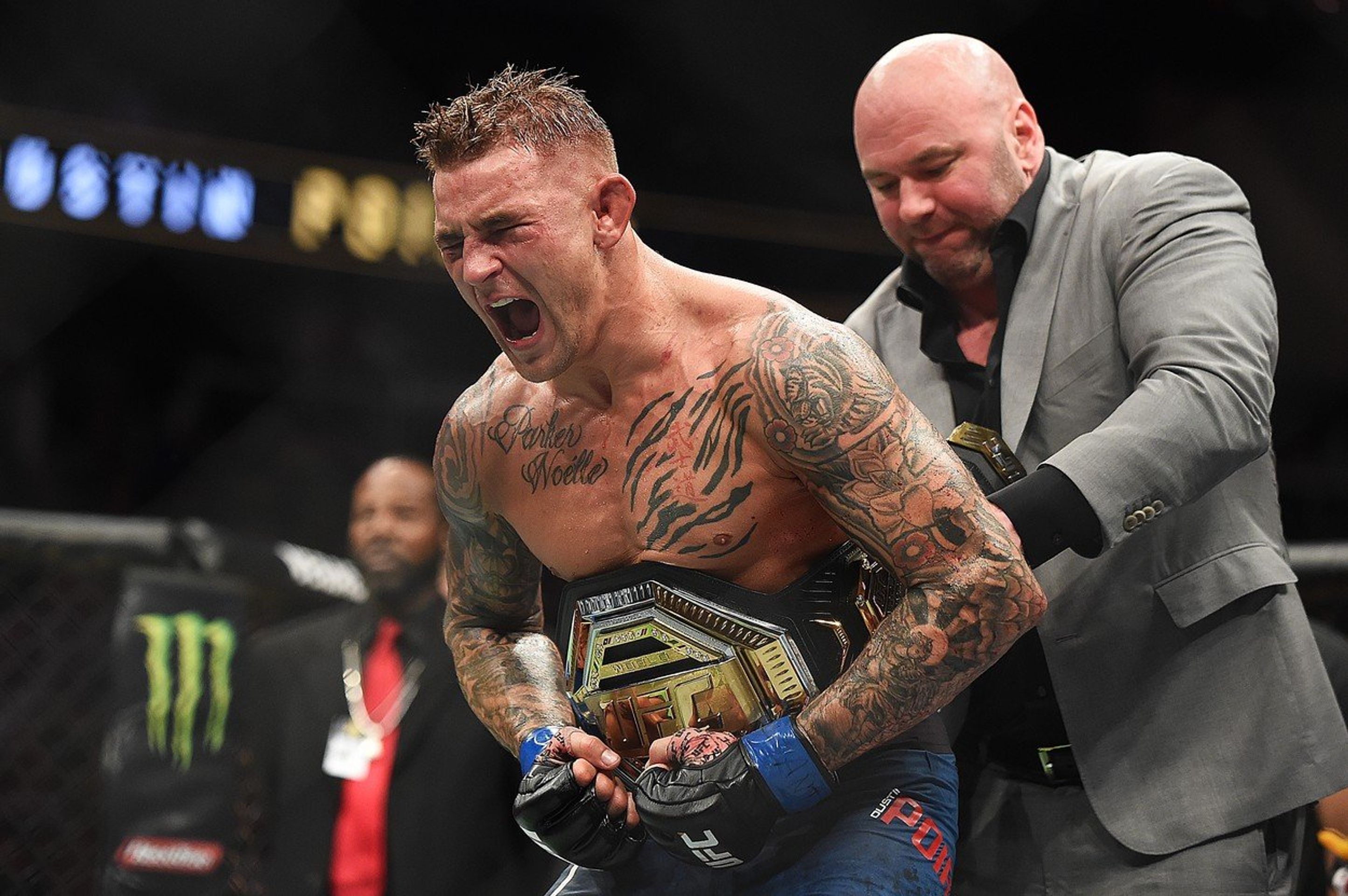 Dustin Poirier se raduje z titulu - GALERIE: Dustin Poirier vybojoval prozatimní titul v lehké váze (4/4)
