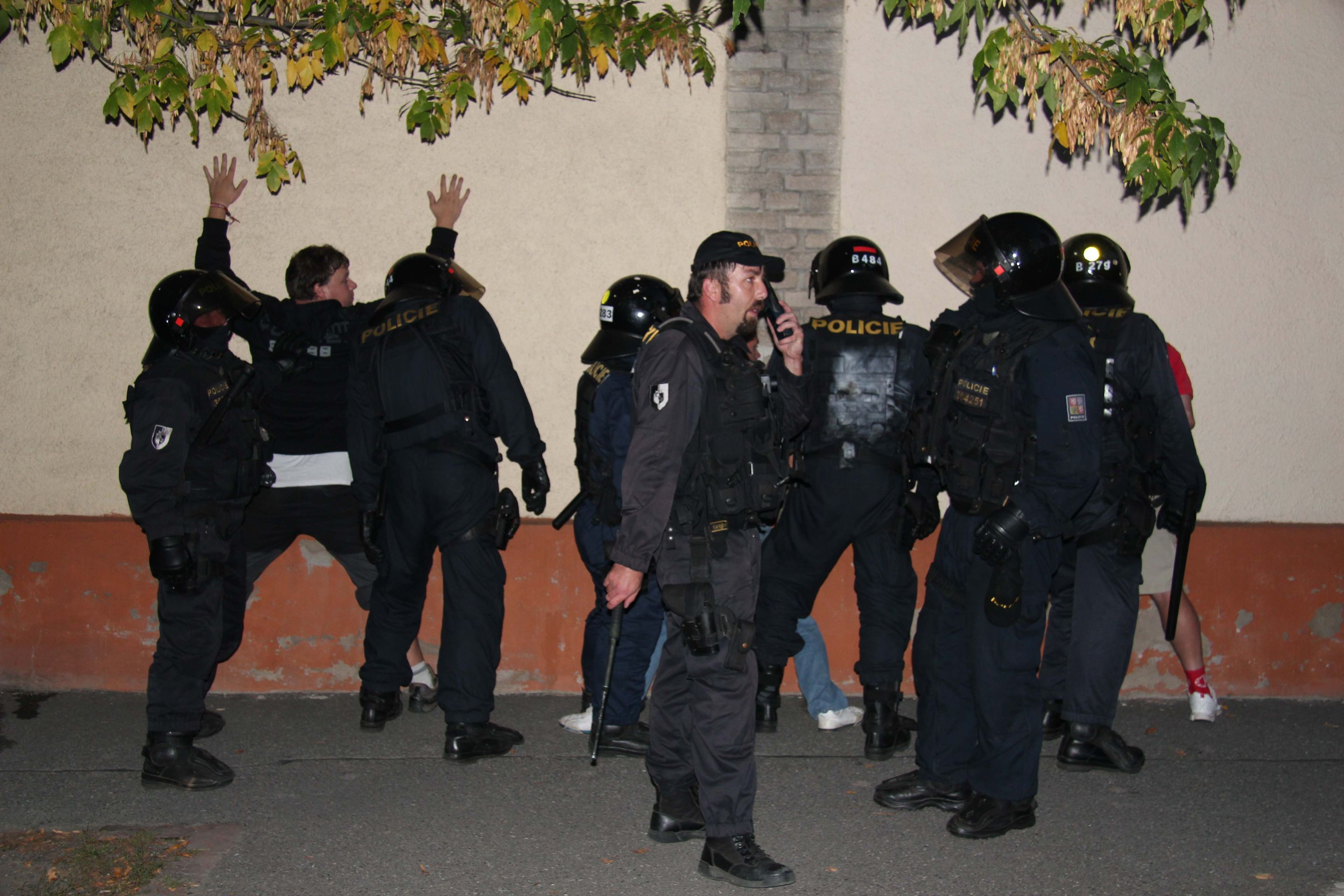 Derby pražských S - policie a fanoušci - 14 - GALERIE: Derby Sparta-Slavia (3/15)