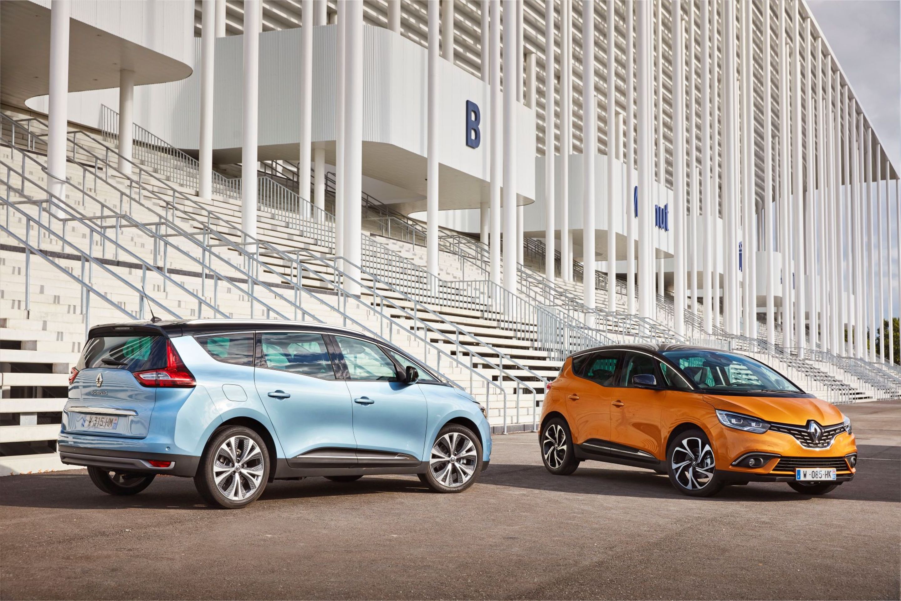 Renault Scénic a Grand Scénic čtvrté generace (2015-2022)) - Předchozí generace rodinného MPV Renault Scénic (4/4)