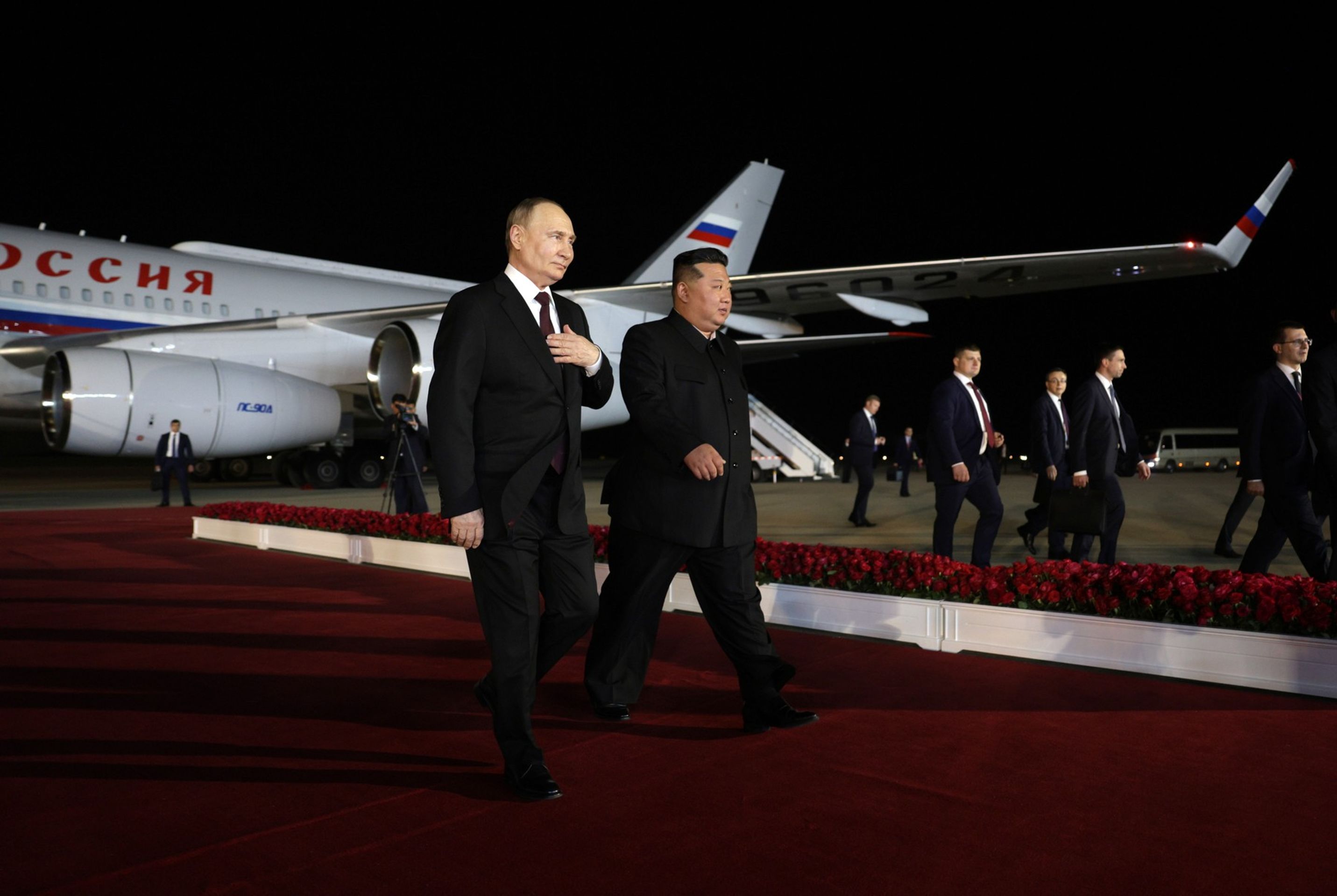 Vladimir Putin přicestoval do KLDR, na letišti je vítal Kim Čong-Un - Vladimir Putin navštívil Severní Koreu (2/10)