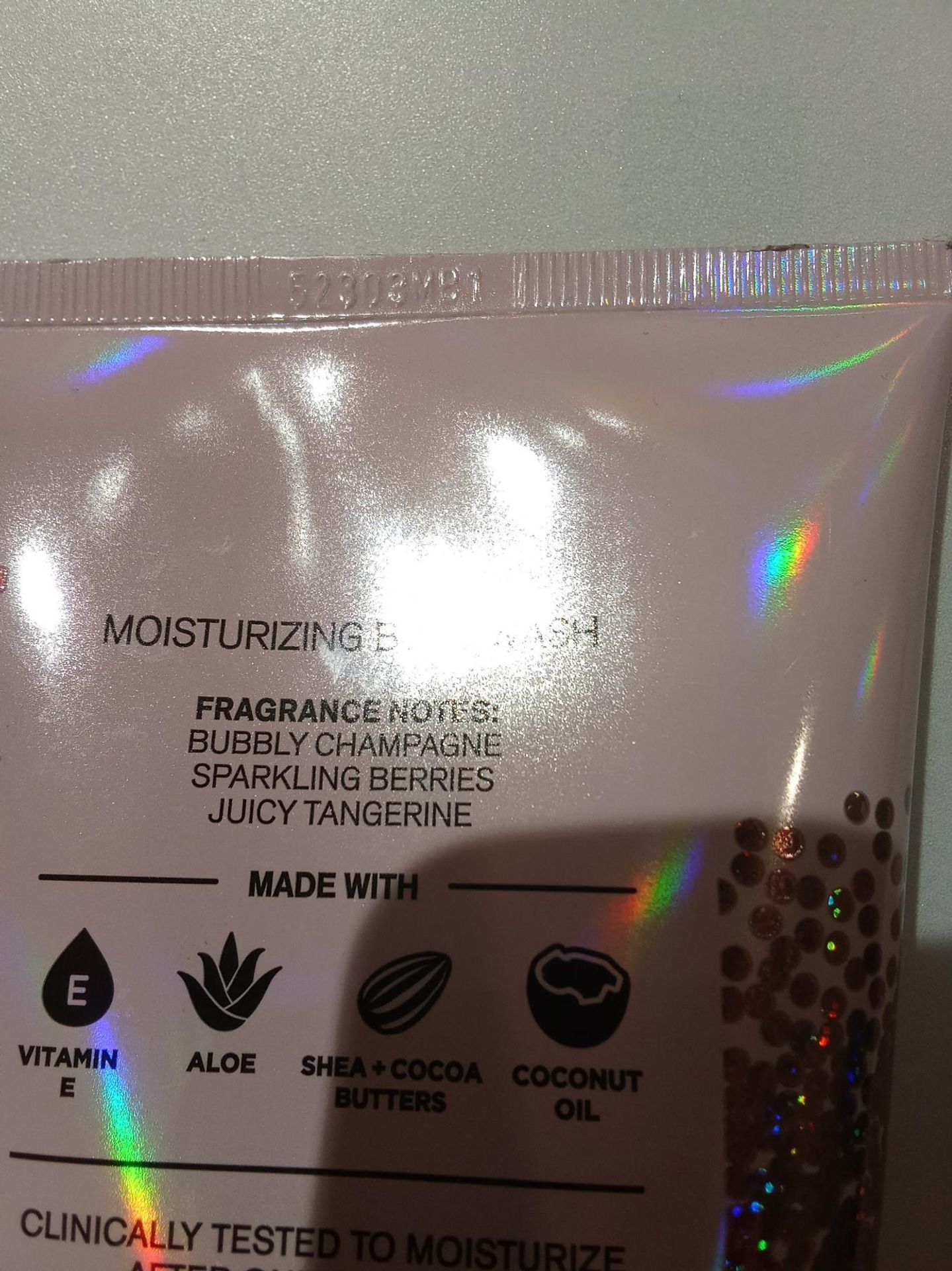 CHAMPAGNE TOAST MOISTURIZING BODY WASH - Nebezpečná kosmetika (5/5)