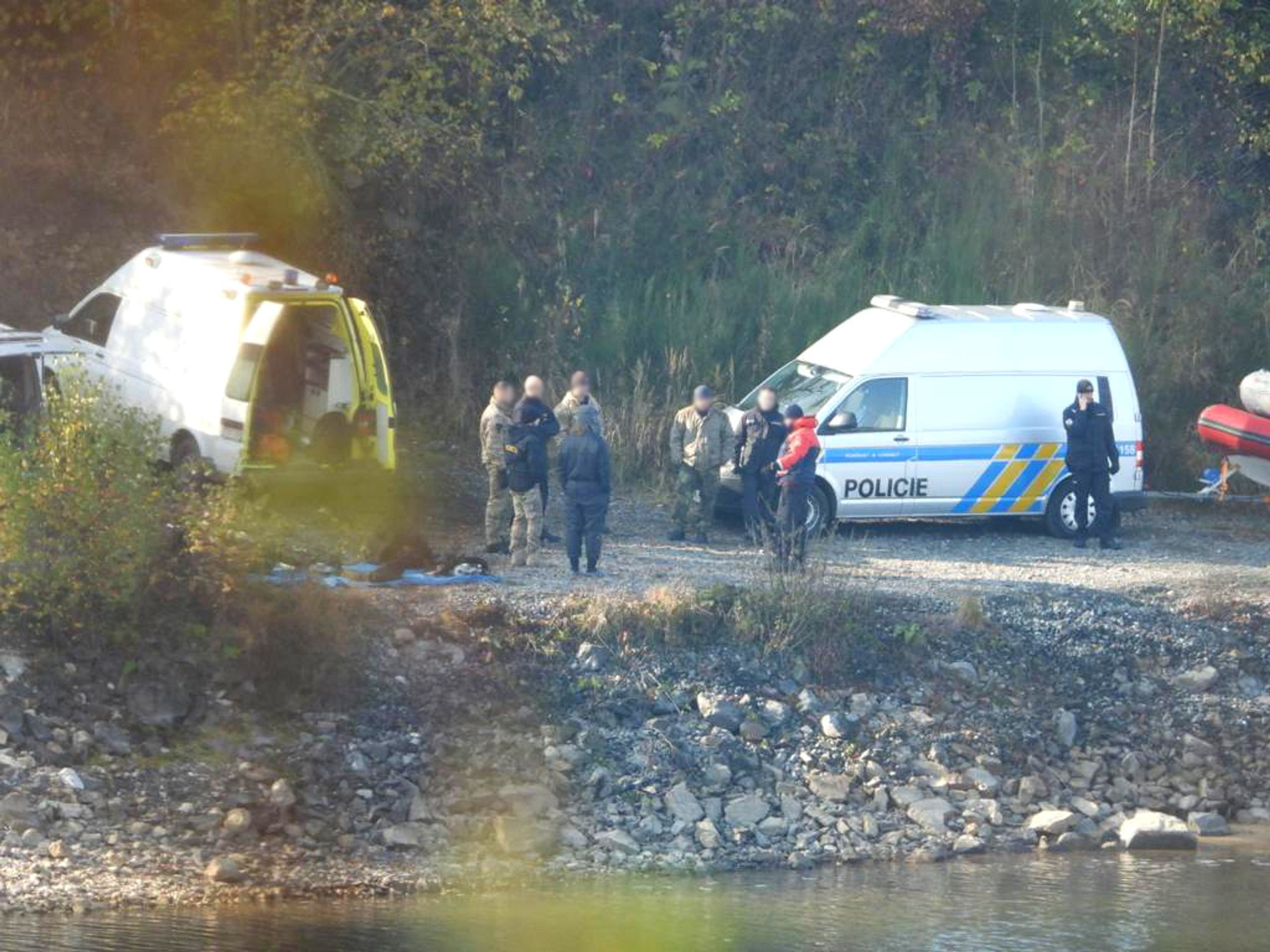 Policejní potápěči prohlédávali nádrž Želivku - 2 - GALERIE: Policejní potápěči prohlédávali nádrž Želivku (2/11)