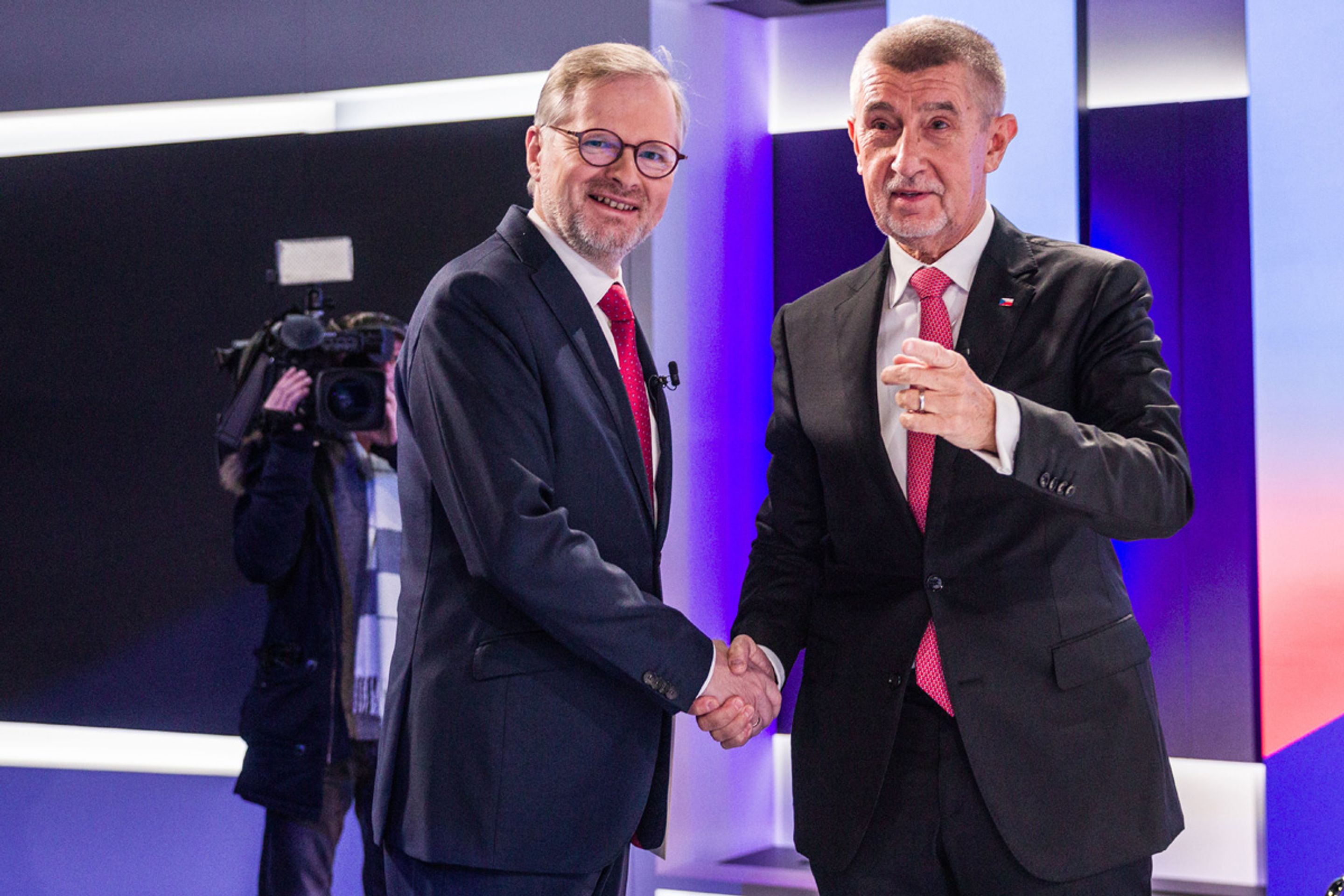 Za pět minut dvanáct (1) - Za pět minut dvanáct (1/12)