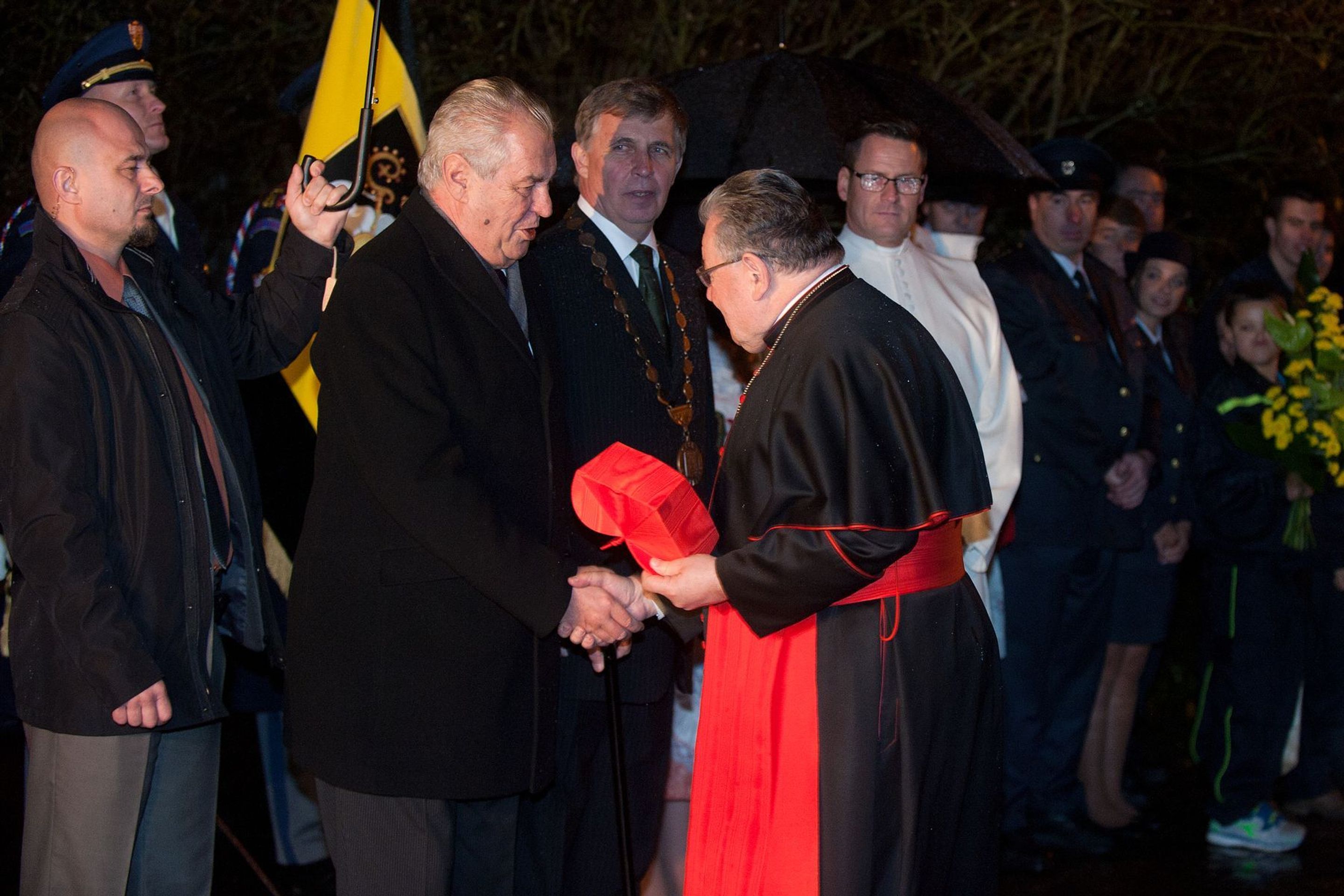 Mše za prezidenta Miloše Zemana a vlast - 14 - GALERIE: Mše za prezidenta Miloše Zemana a vlast (5/10)