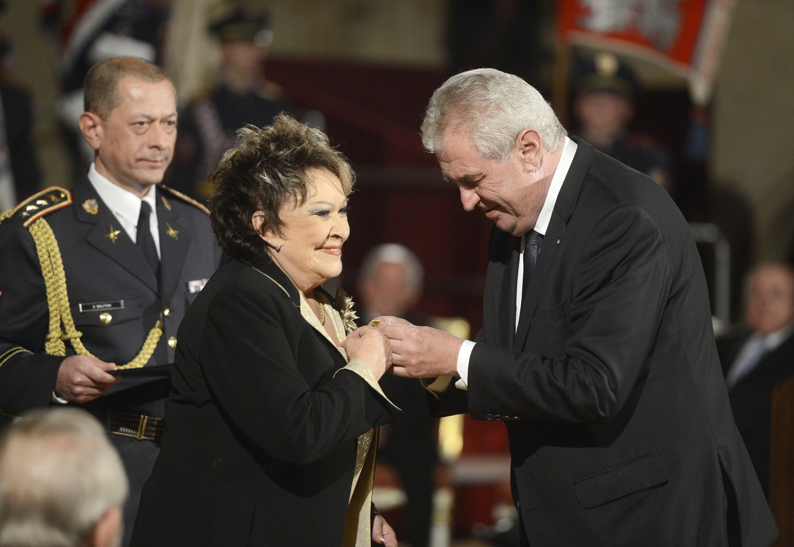Jiřina Bohdalová a Miloš Zeman, 28. 10. 2013 Státní vyznamenání - Jiřina Bohdalová a Miloš Zeman (5/6)